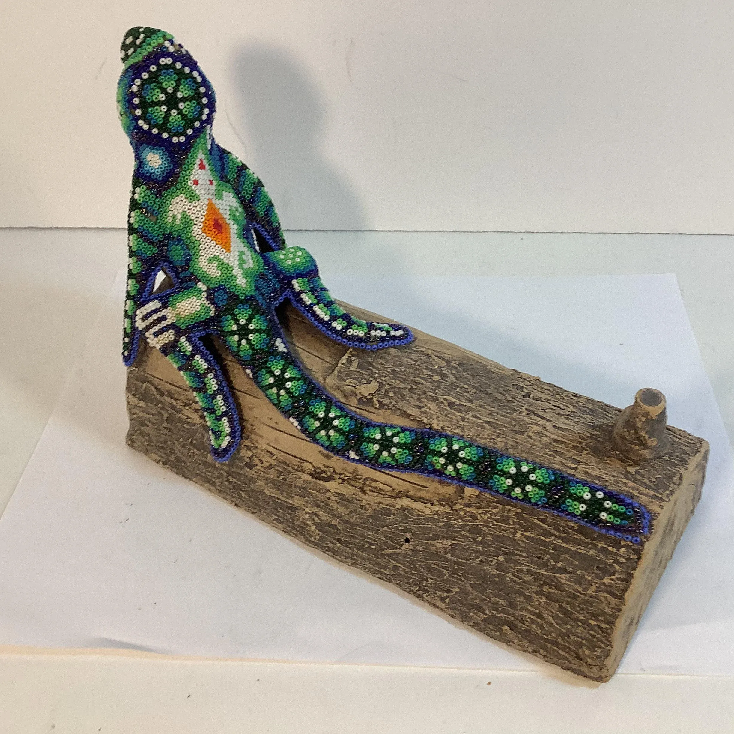 Mid-Century Art Deco Beaded Lizard on a Faux Bois Ceramic Log