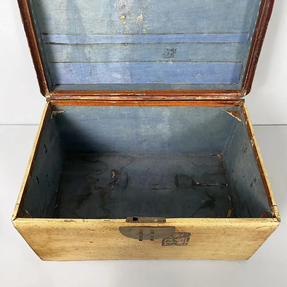 Mid-Century Modern Italian Asian Box in Wood and Beige Paper, 1950sNike Air Max 270 React