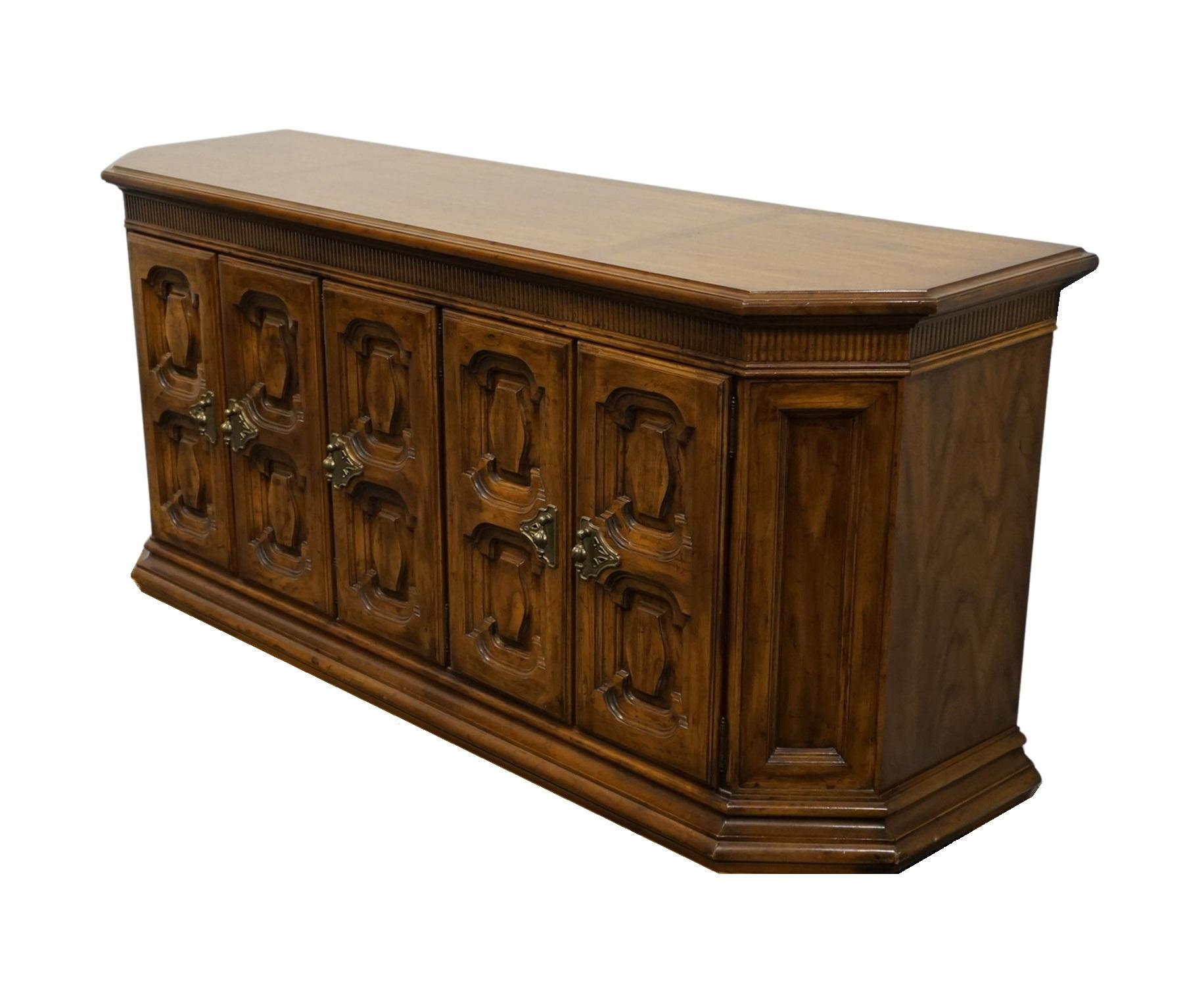 Heritage Furniture Maracay Collection Solid Pecan Italian