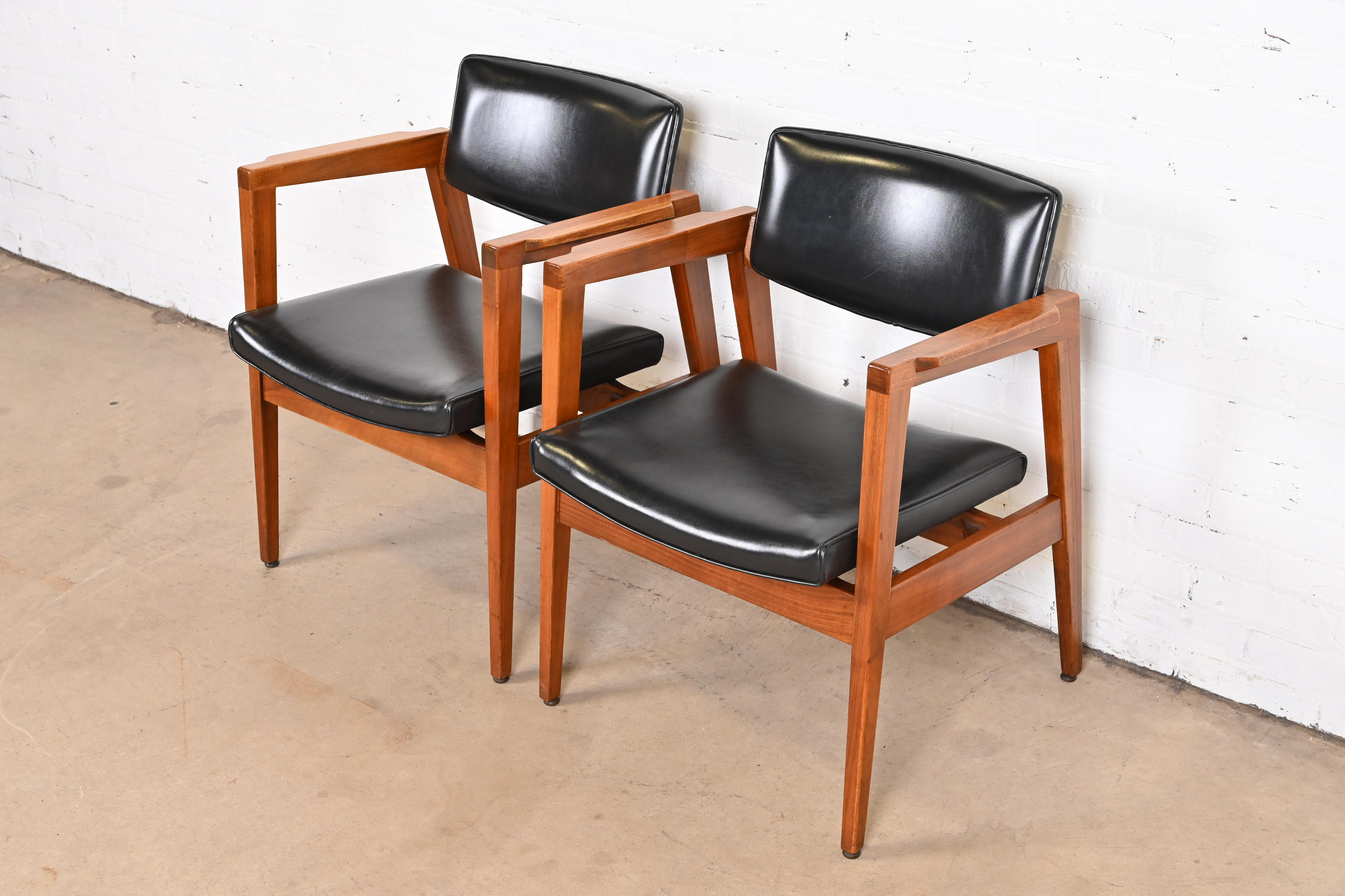 Jens Risom Style Mid-Century Modern Solid Walnut Lounge Chairs by