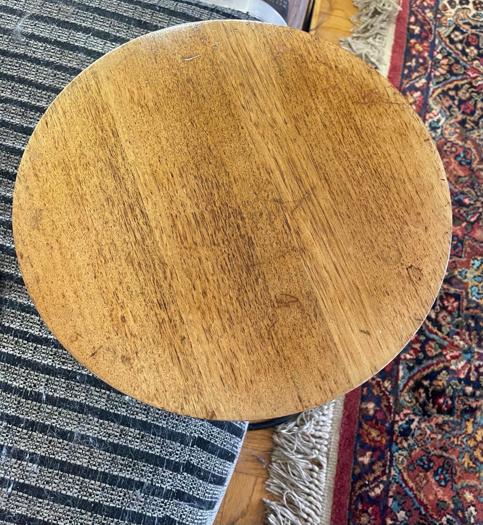 Jens Risom t.710 Side Table in Walnut