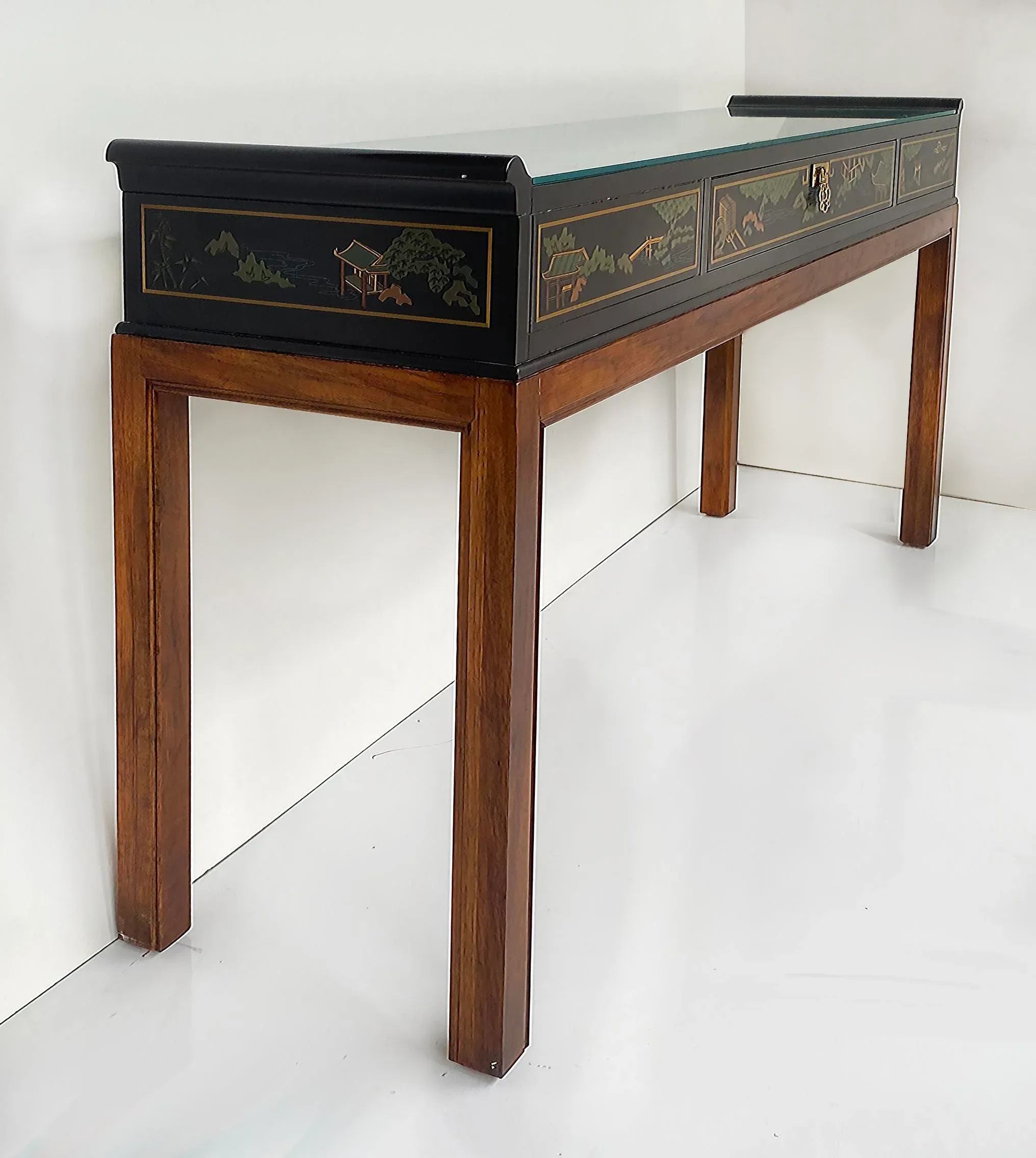 Late 20th Century Vintage Drexel Heritage Chinoiserie