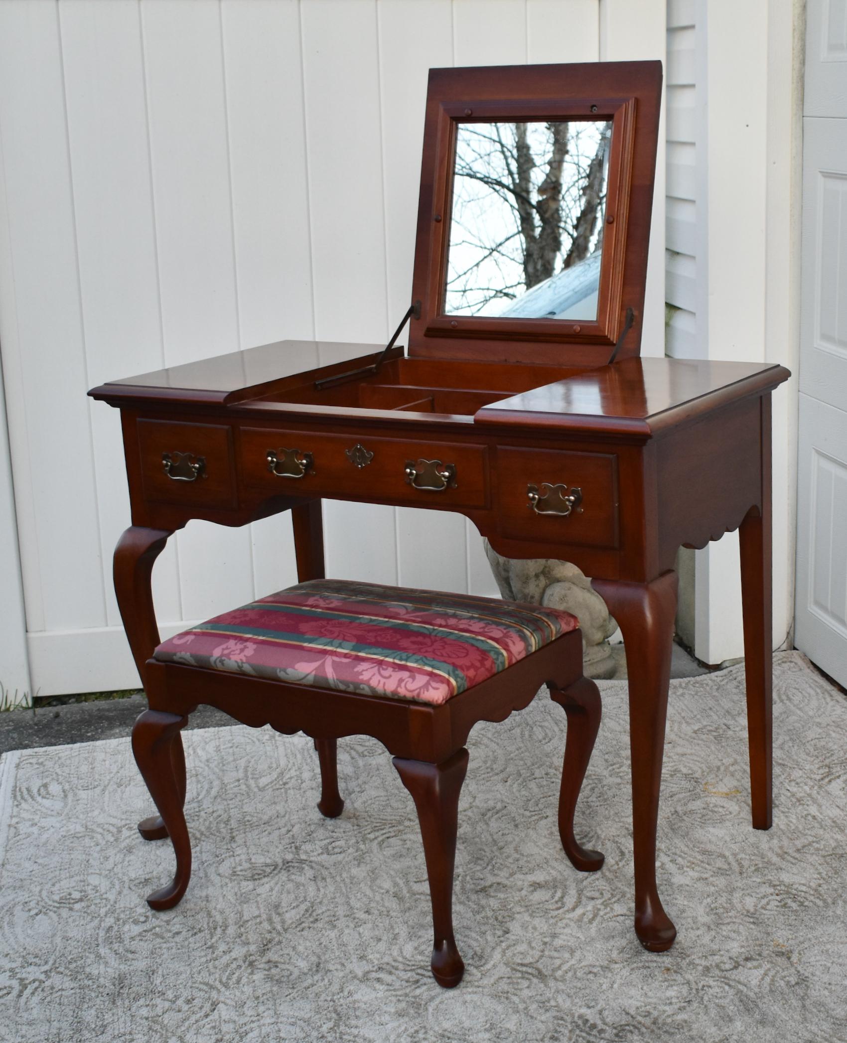 Vintage Pennsylvania House Queen Anne CherryWood Flip Top Vanity/Desk  Chair