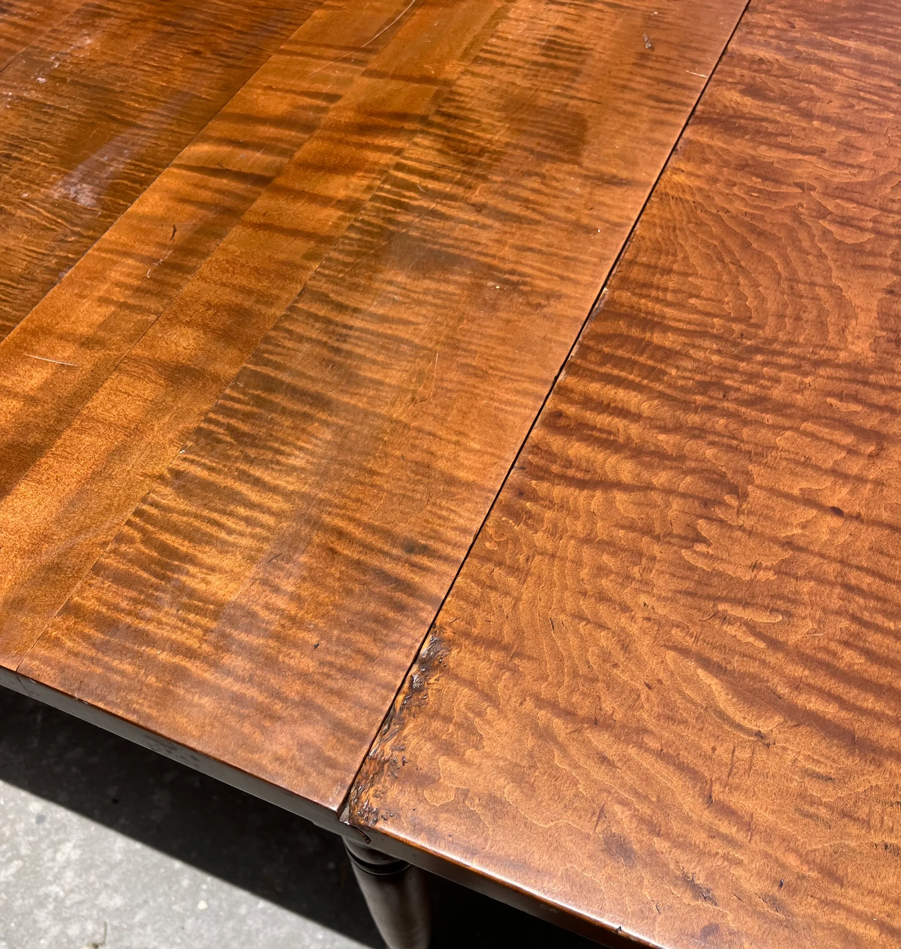 19th Century American Sheraton Tiger Maple Drop Leaf Dining Table