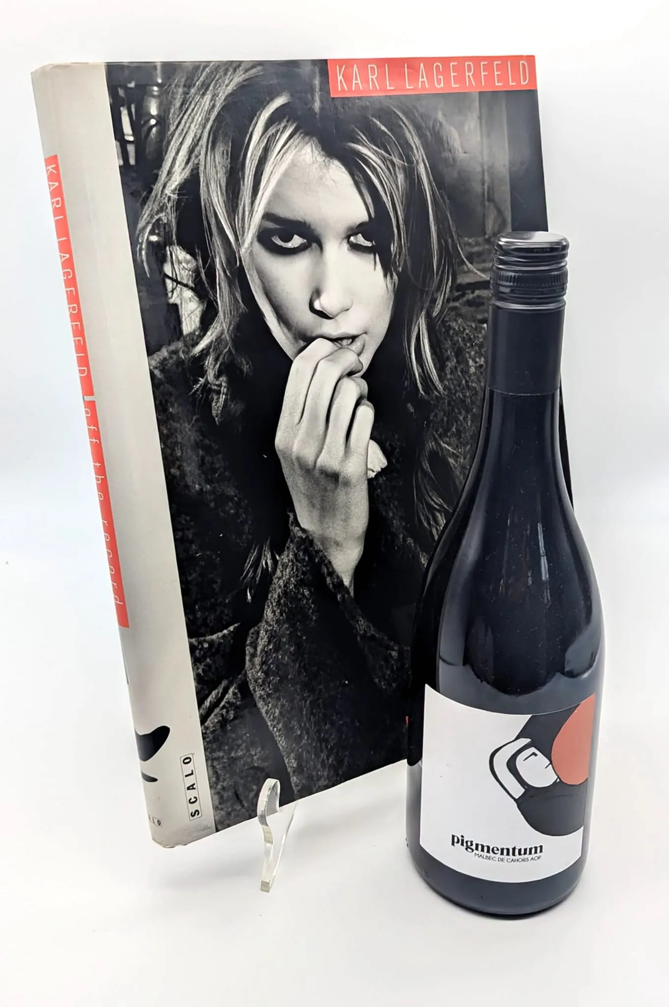 本 KARL LAGERFELD off the record