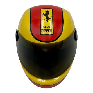 vintage-club-ferrari-helmet-