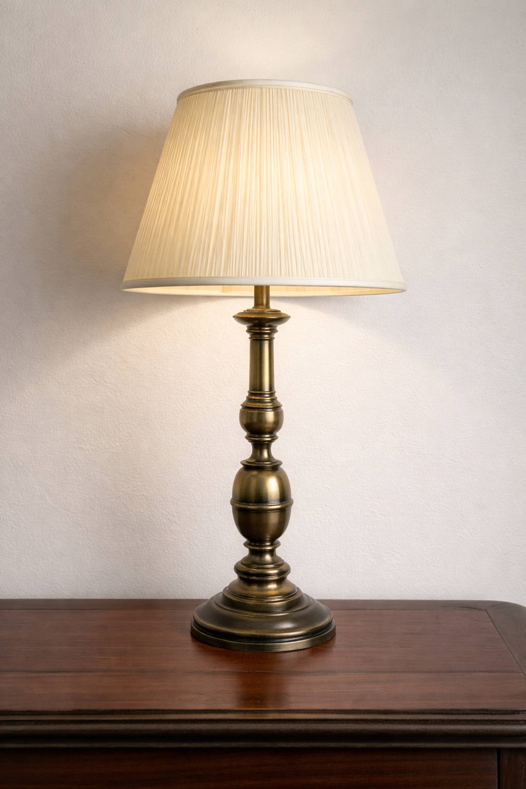 1960s Neoclassical Revival Brass Stiffel Baluster Table Lamp