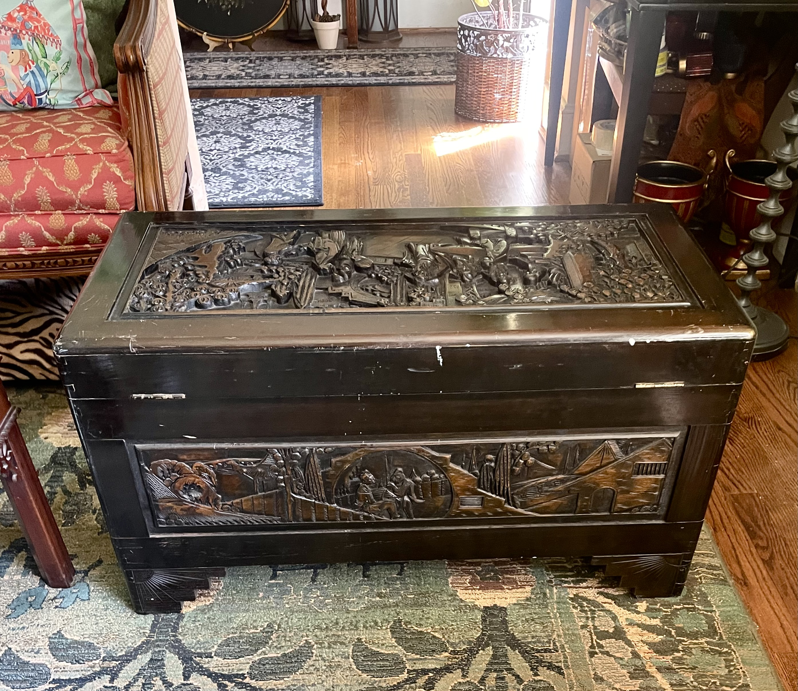 1980s Vintage Majestic Co. Carved Wooden Chinoiserie Trunk/Chest