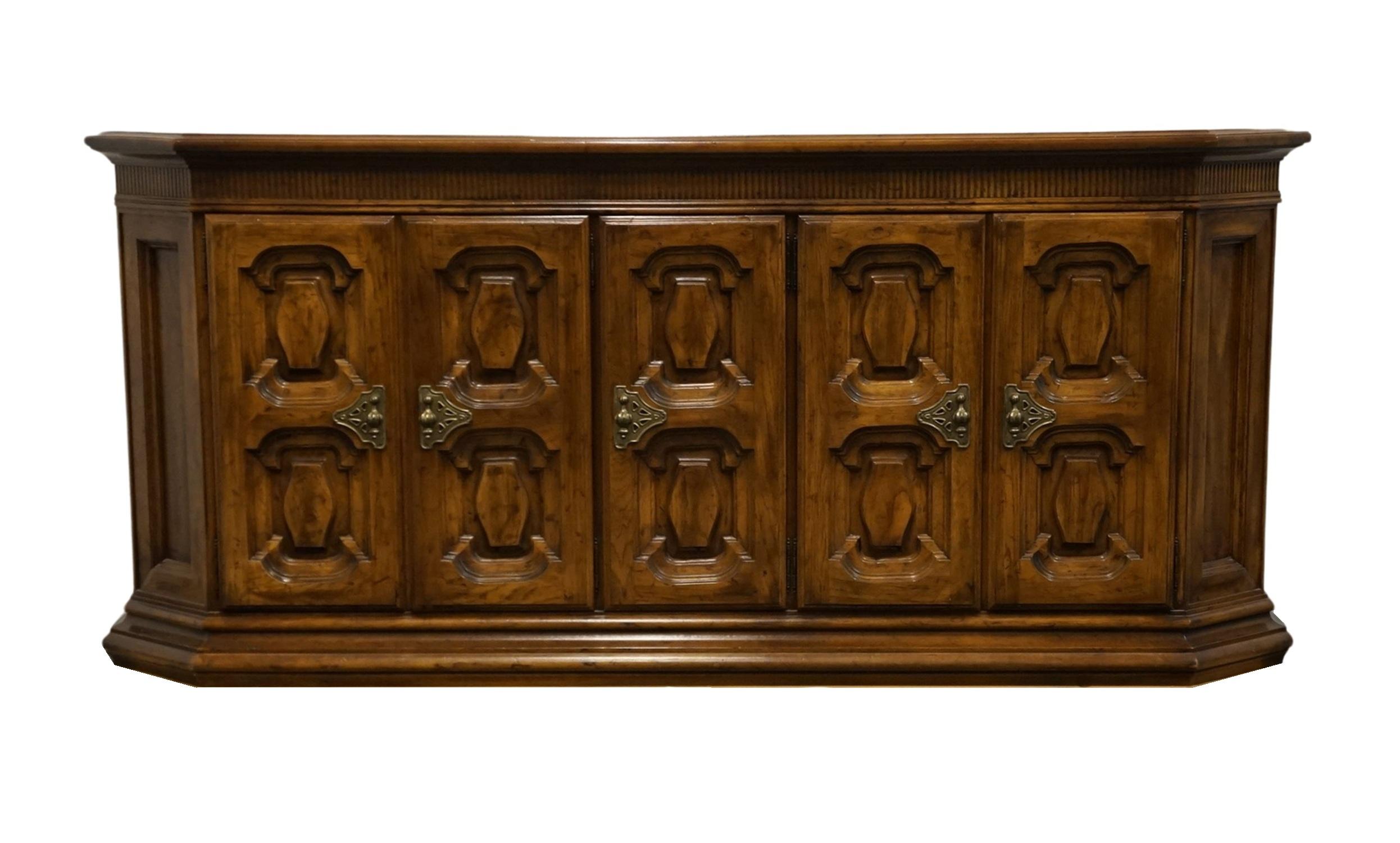 Heritage Furniture Maracay Collection Solid Pecan Italian