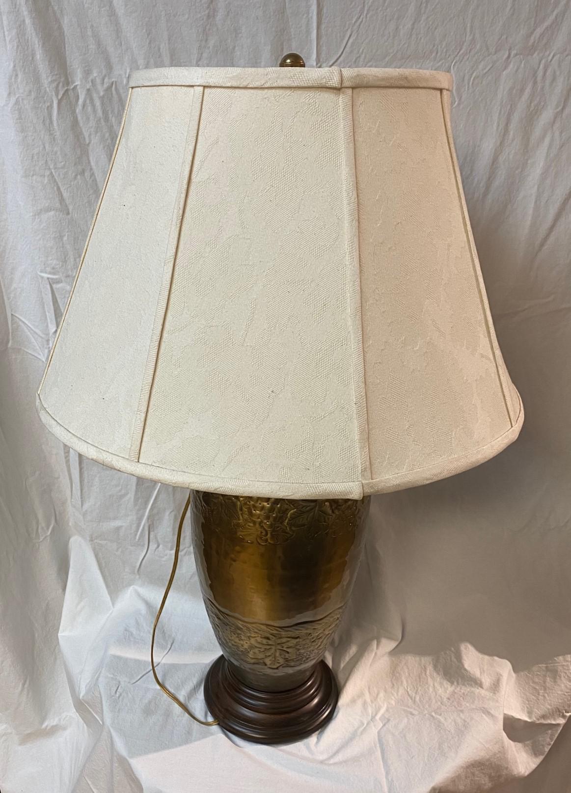 vintage-80s-lamp-with-large-