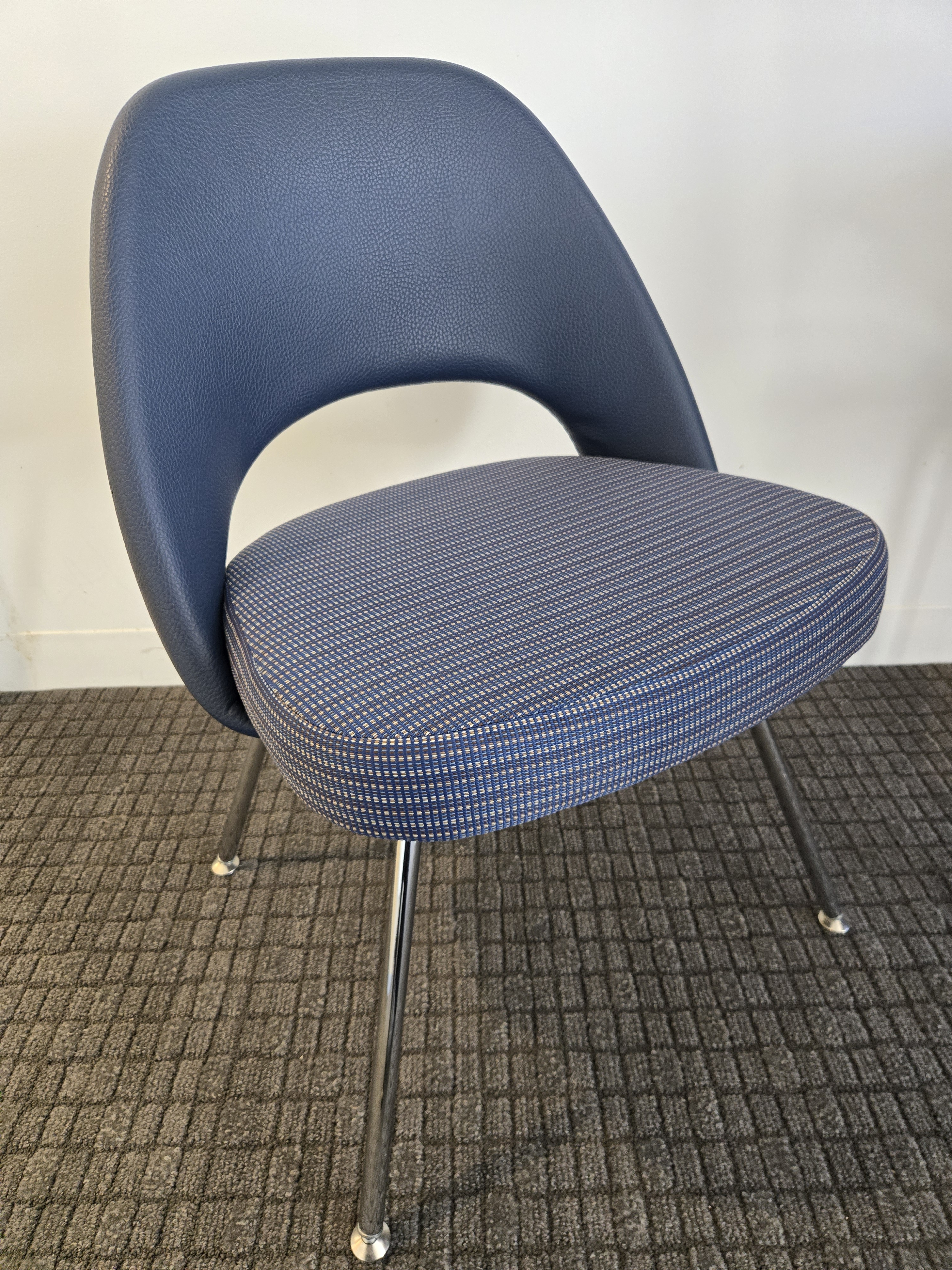 Knoll Saarinen Executive Side Chair in Blue Pattern | Chairish