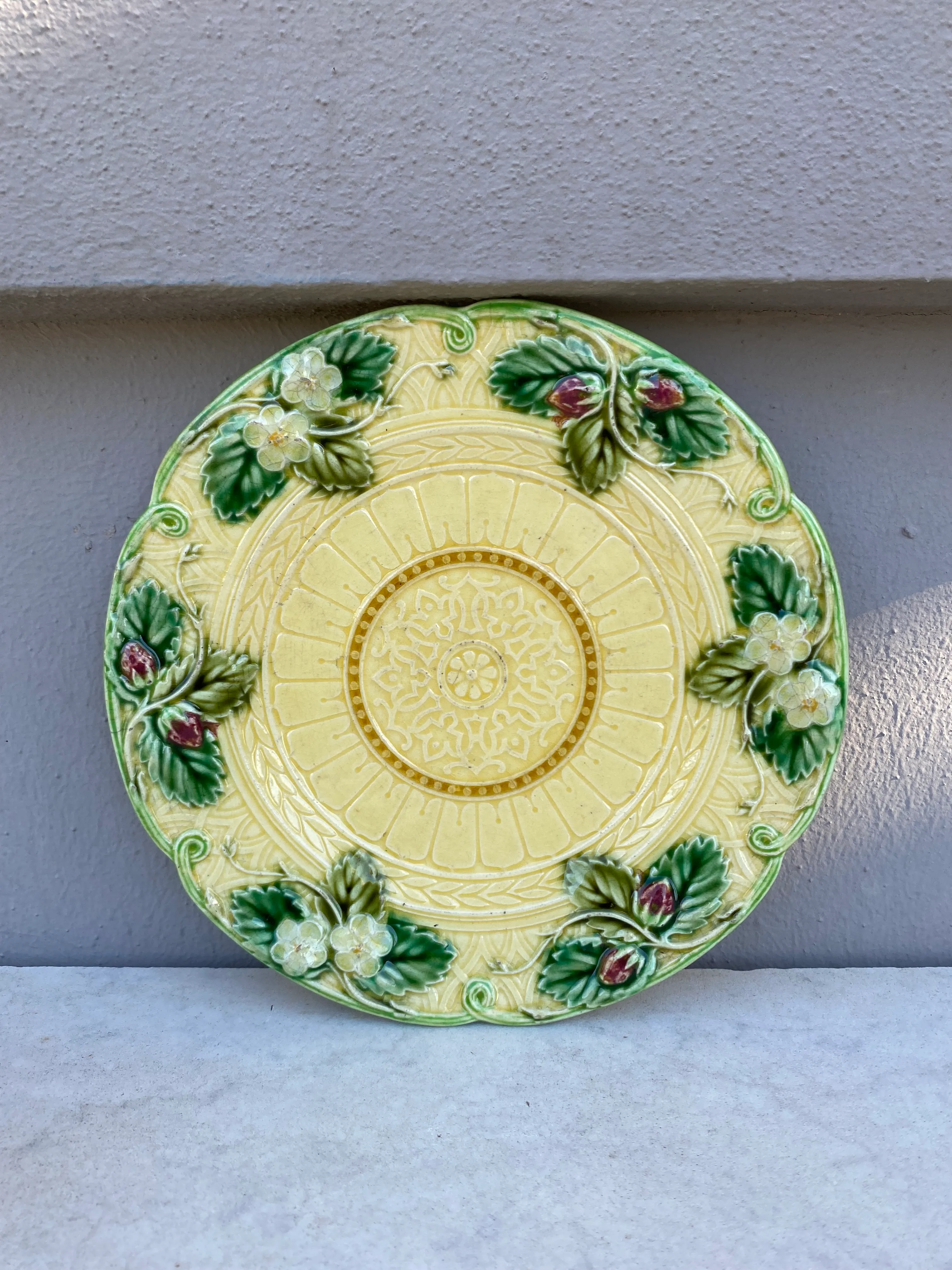 Majolica Strawberries Plate Sarreguemines, Circa 1880Honda ATC 200x For Parts Or Repair