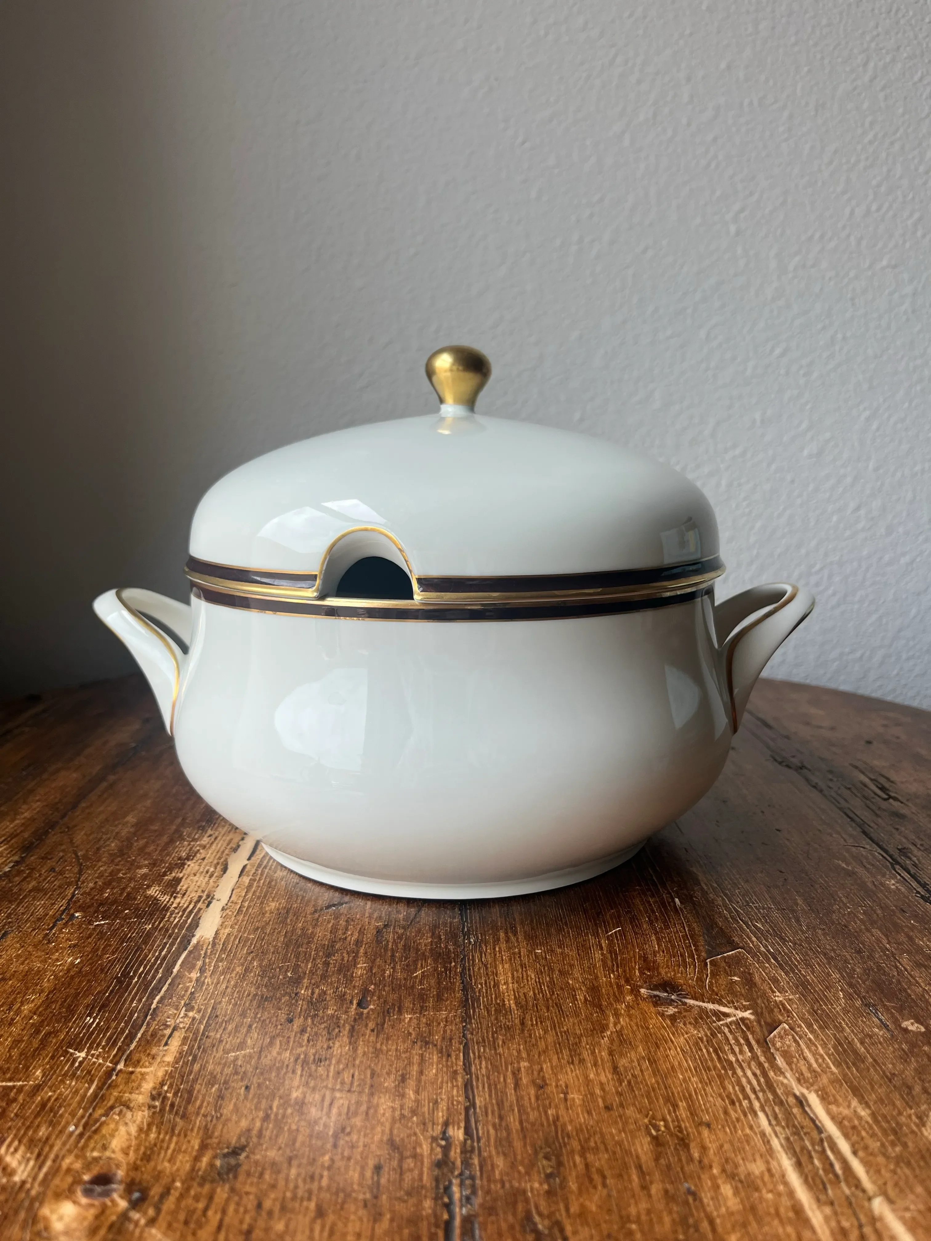 1980s Hutschenreuther Olivia 63 Cream, Maroon and Gold Tureen With