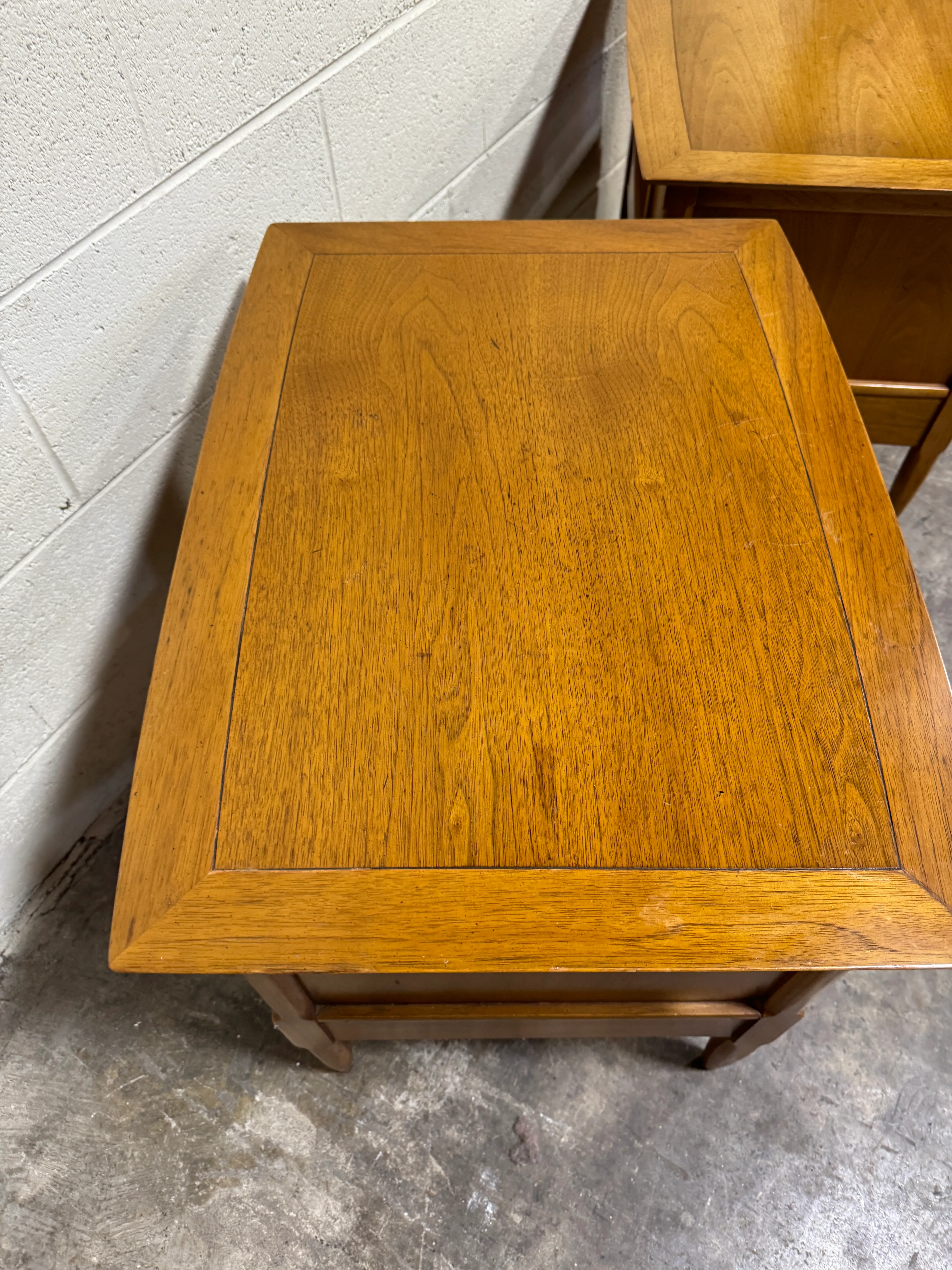 gromit　journal standard Furniture Greenport 2-Drawer Nightstand – Grain Wood Furniture