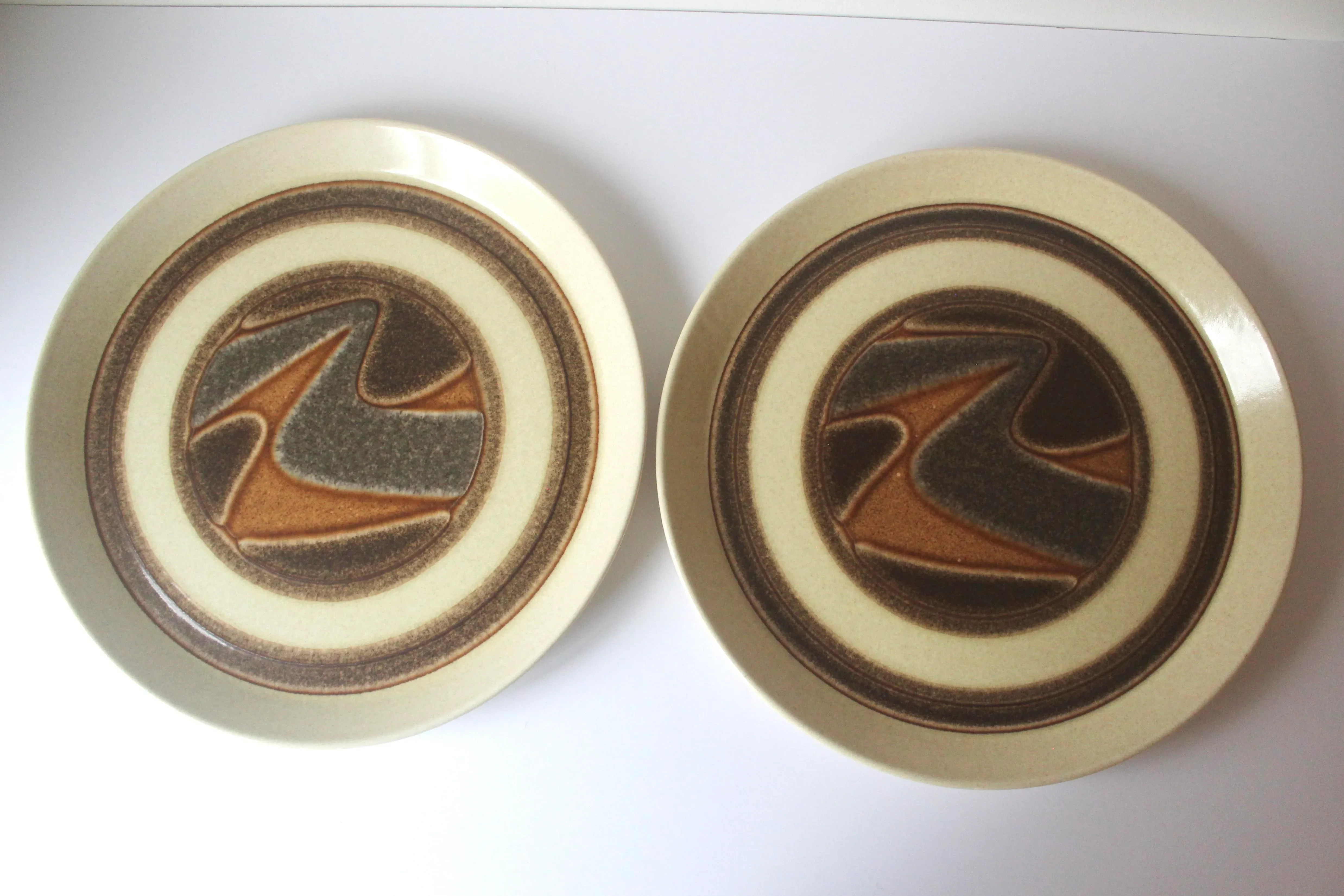 1970s One Crown Lynn Platter New Zealand Earthstone Landscape D625