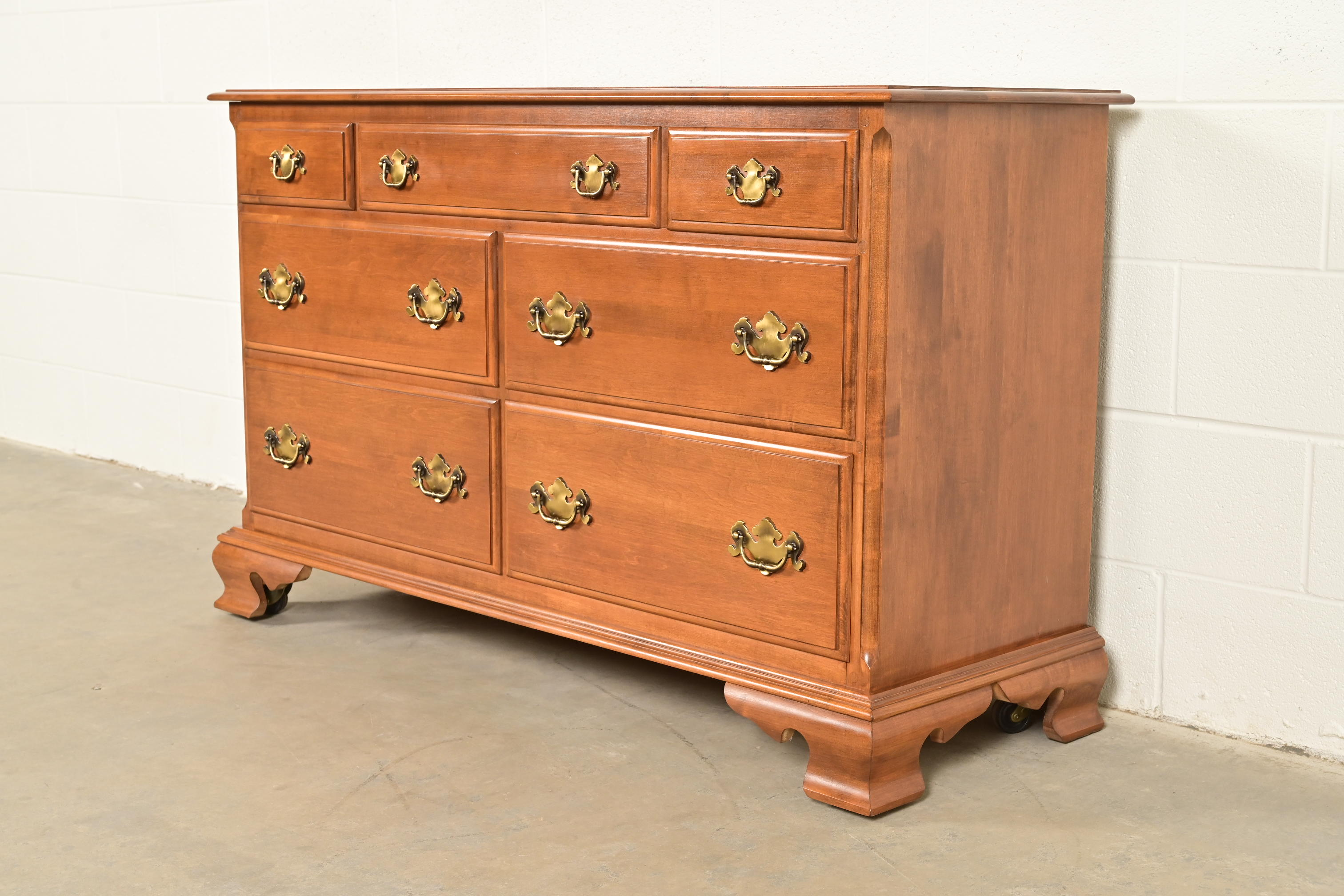 Ethan Allen American Colonial Solid Maple Seven-Drawer Dresser, Circa 1970s