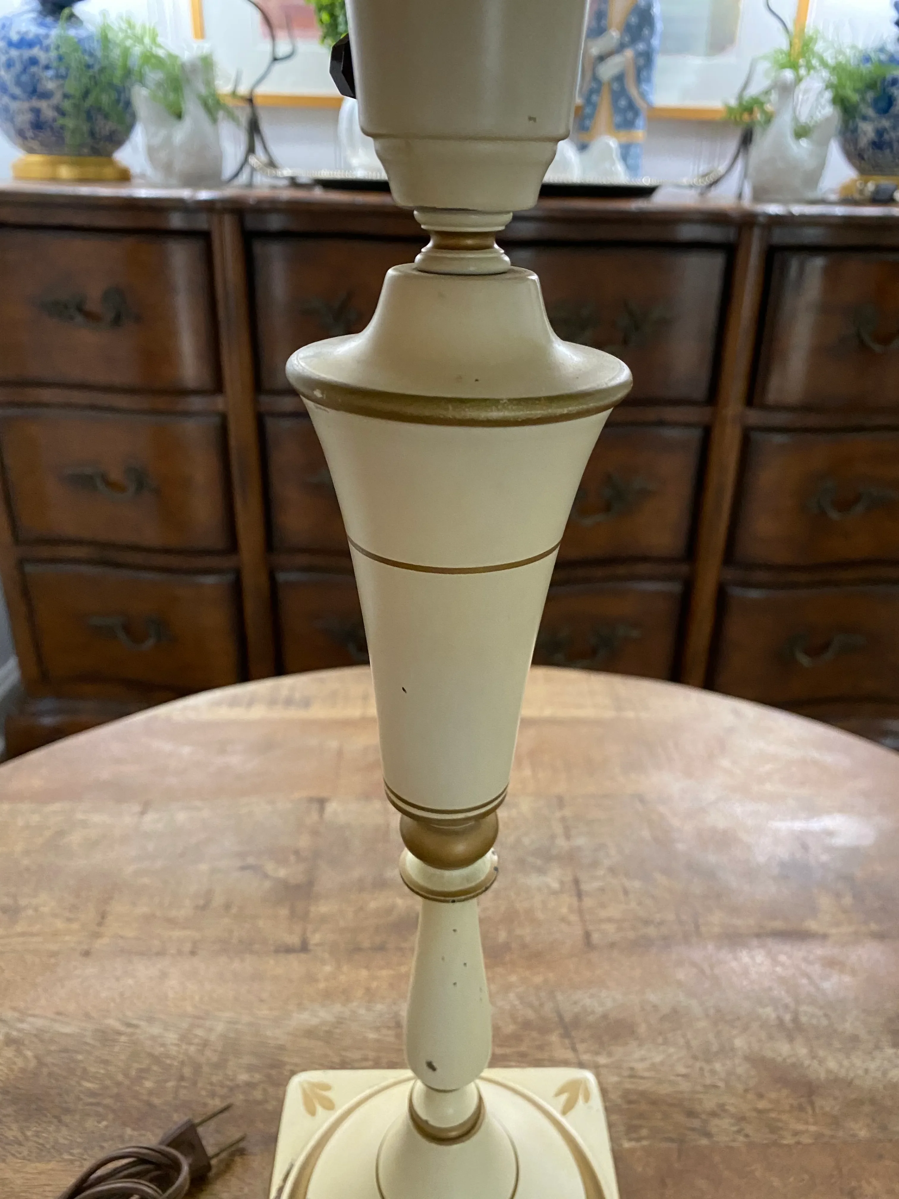 Late 20th Century Vintage Creamy Off White Painted Toleware Lamp