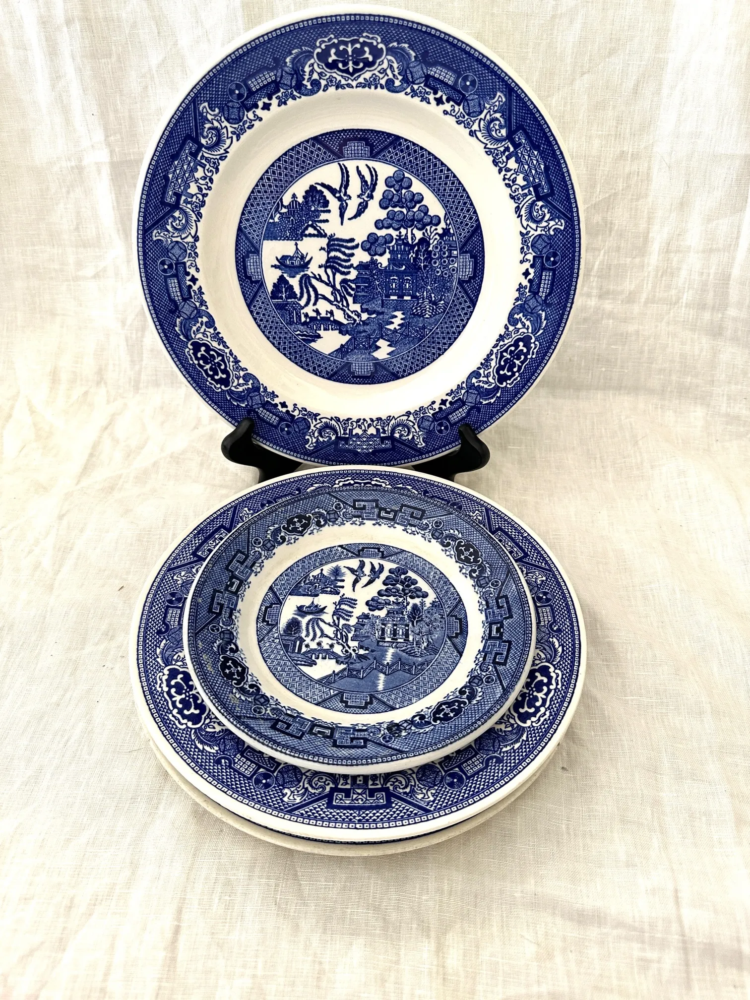 Willow top ware plates