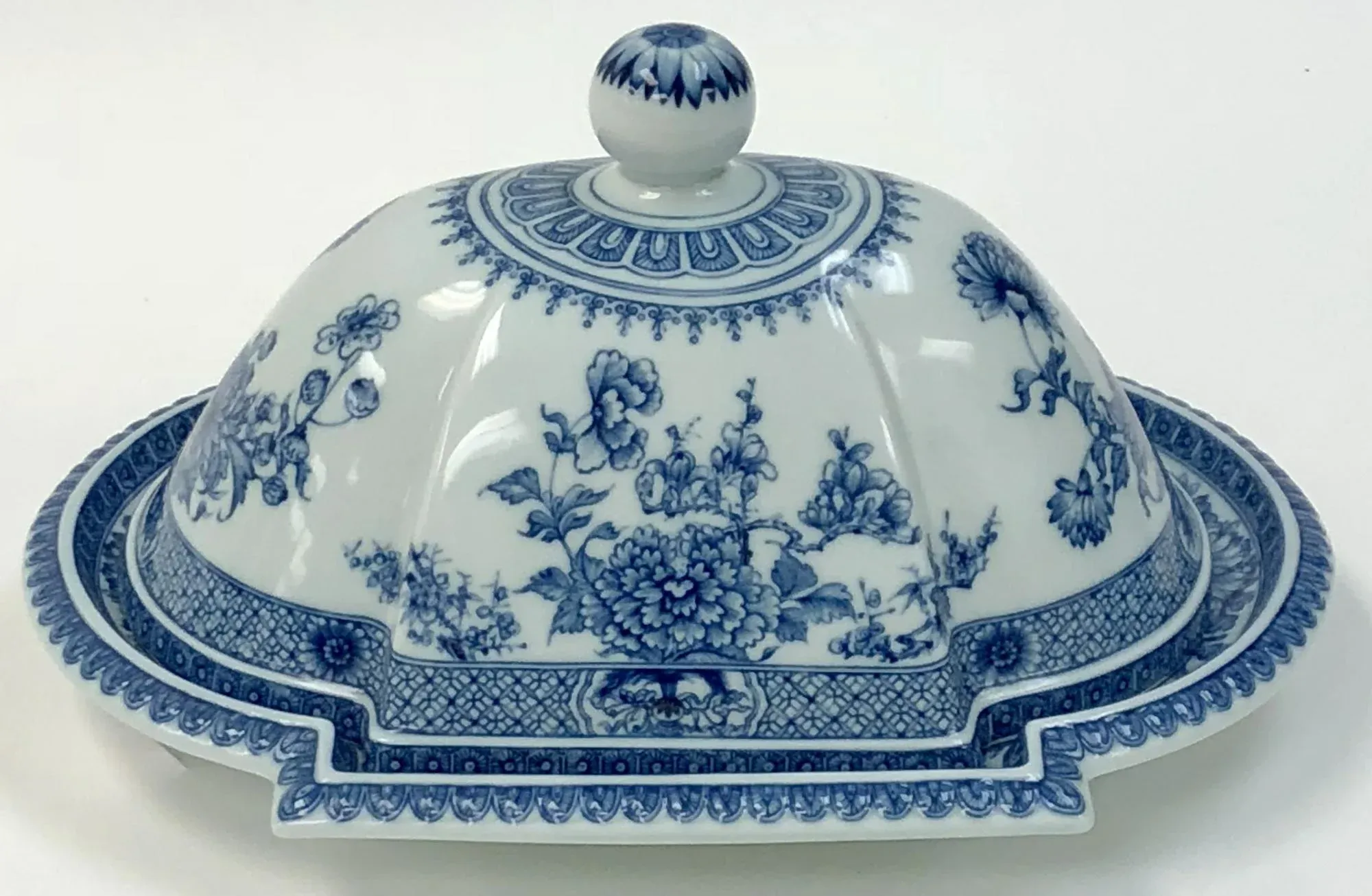 Late 20th Century Mottahedeh Porcelain Reproduction Chinese Export