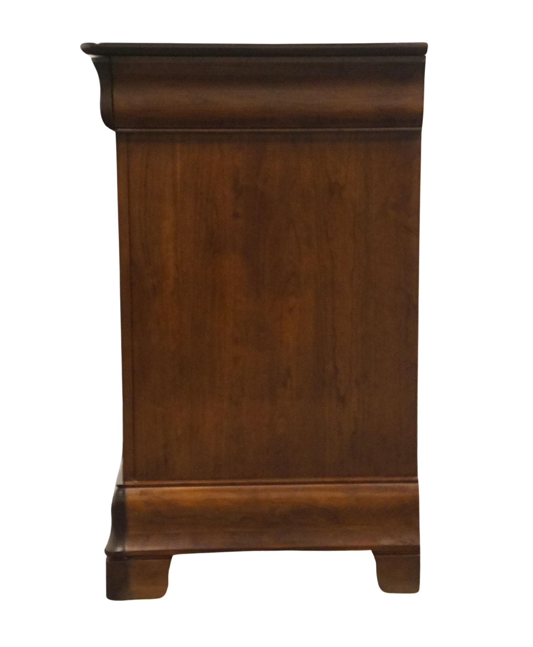 002 在日大使館備品【Durham Furniture製 チェスト カナダ製】 002 在