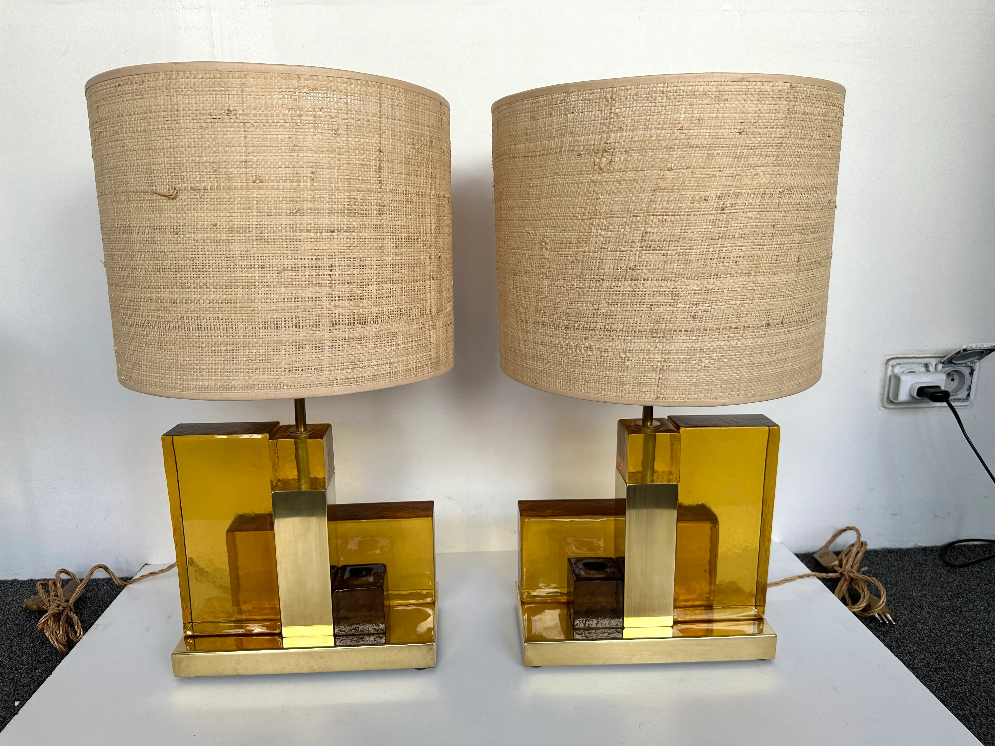 Contemporary Pair of Lamps Cubic Yellow Amber Murano Glass and Brass, Italy, image size:4032x3024