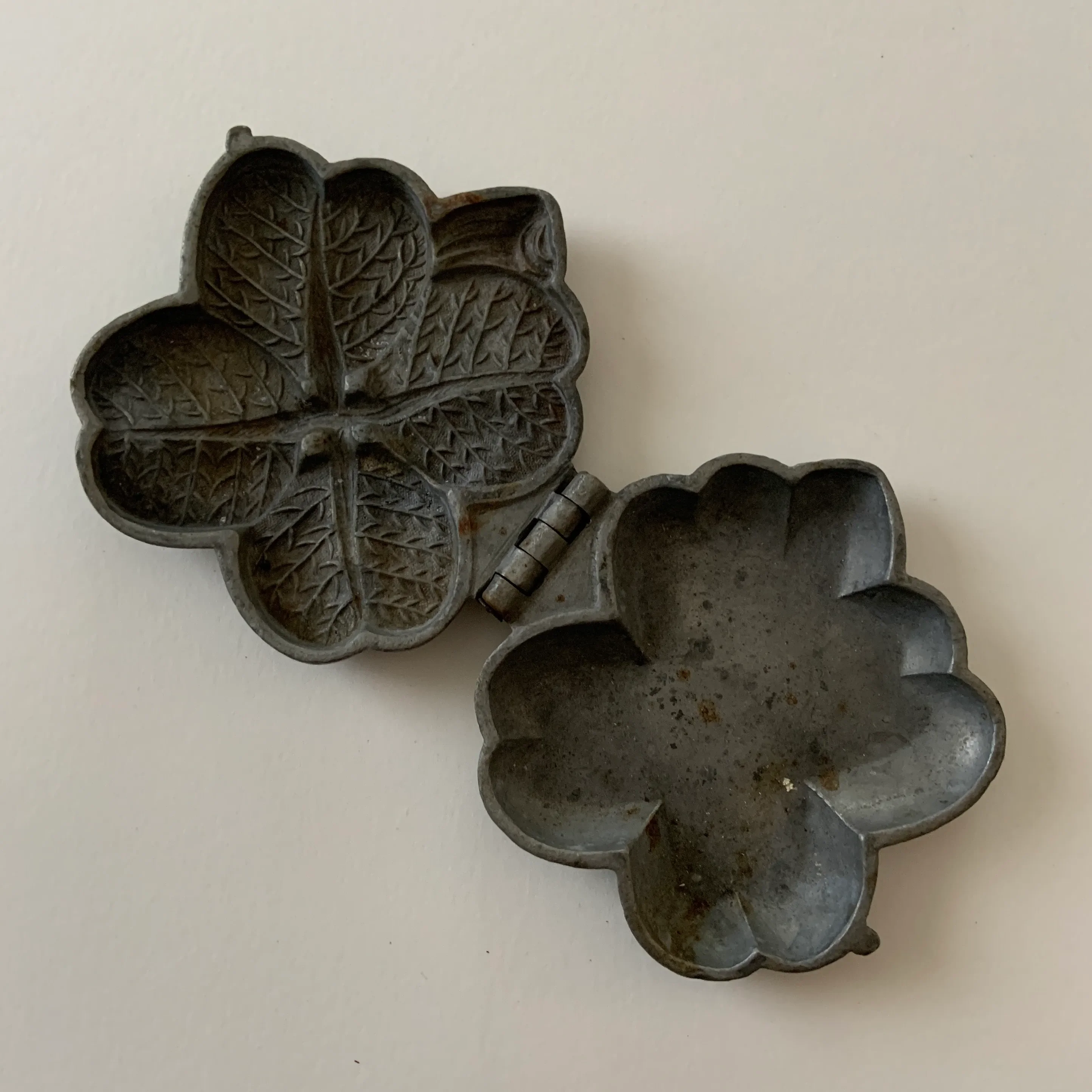 1920s Schall & Co. Clover Ice Cream Mold
