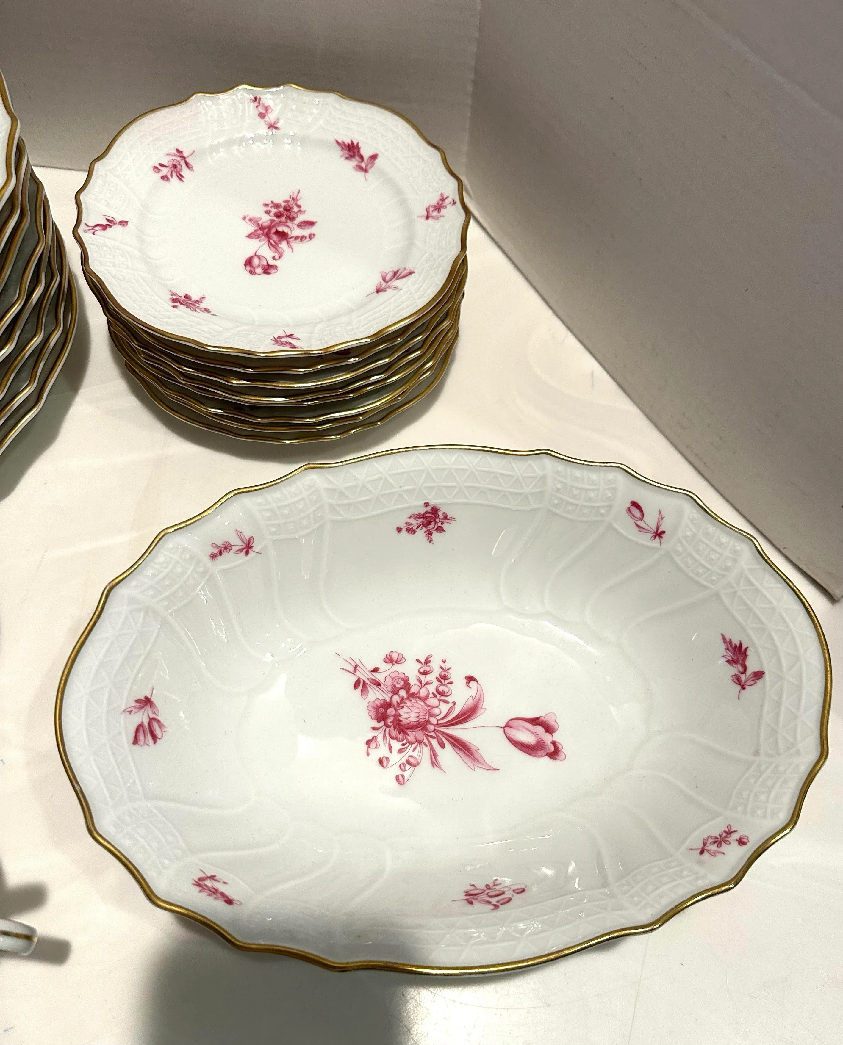 1960s Hutschenreuther Dresden Marina China Service for Eight- 42
