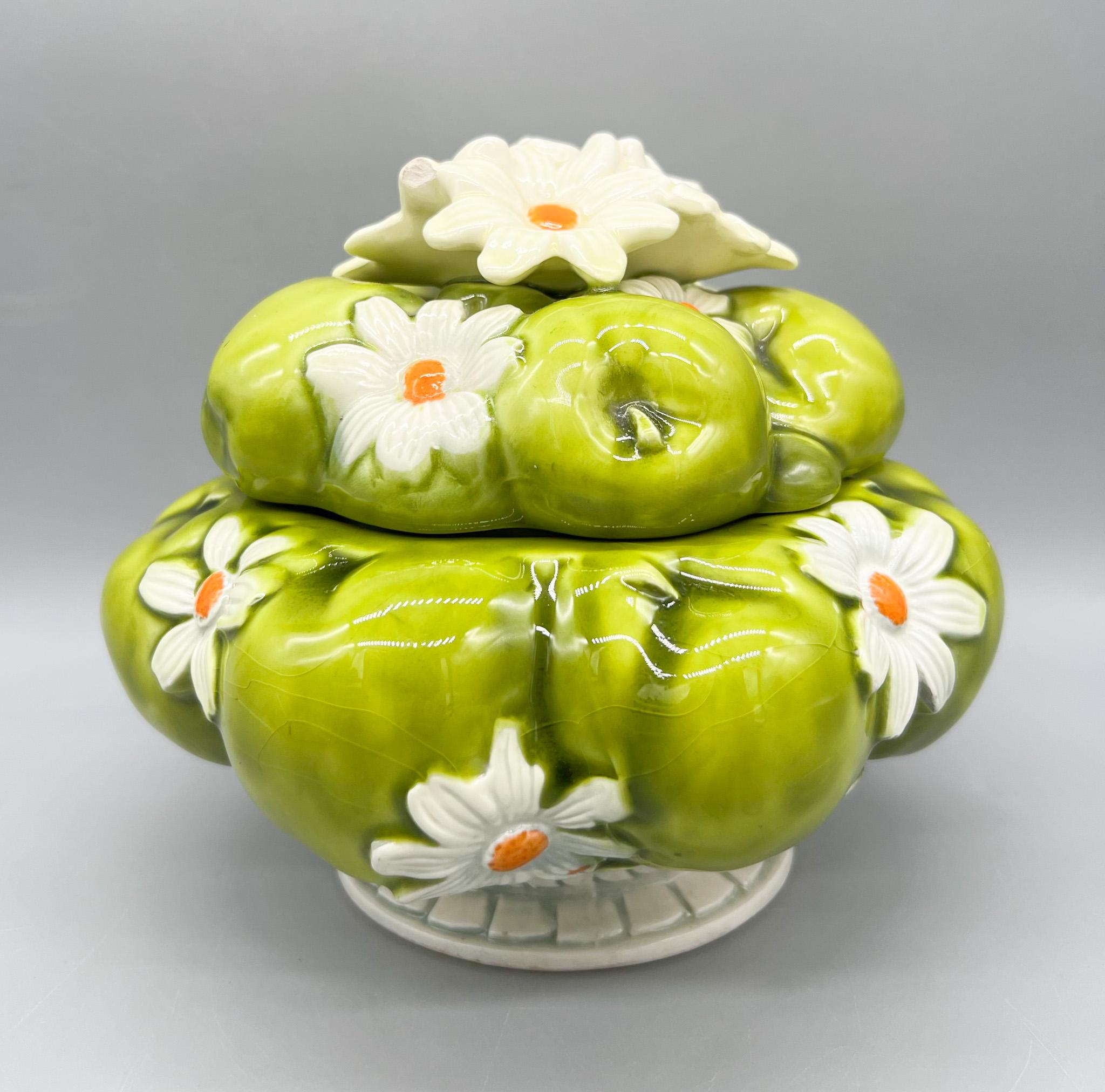 1967 Inarco Green Apple & Daisy Ceramic Covered Dish – Mid-Century