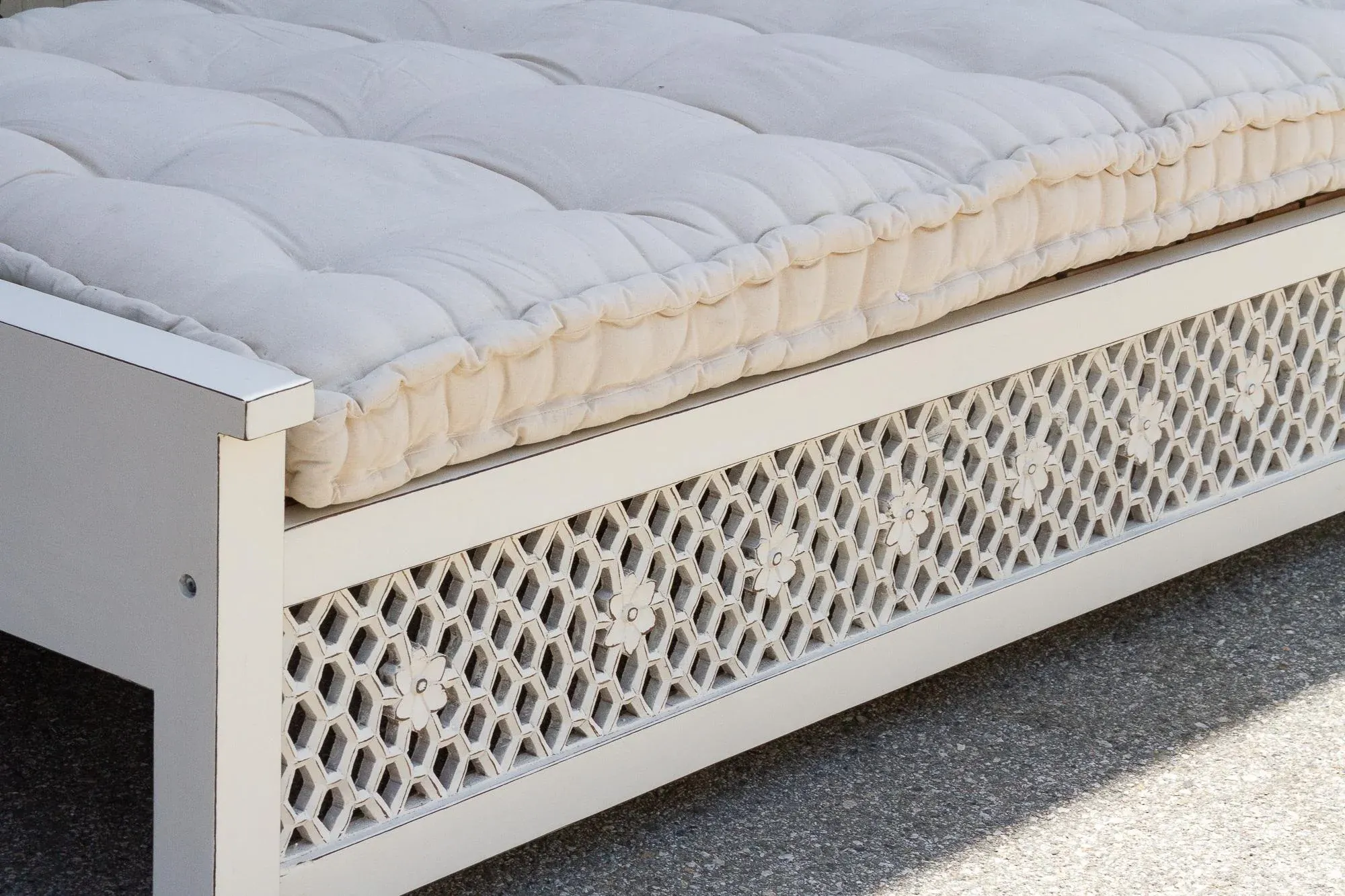 Large Hand-Carved Floral Jali White Daybed Sofa