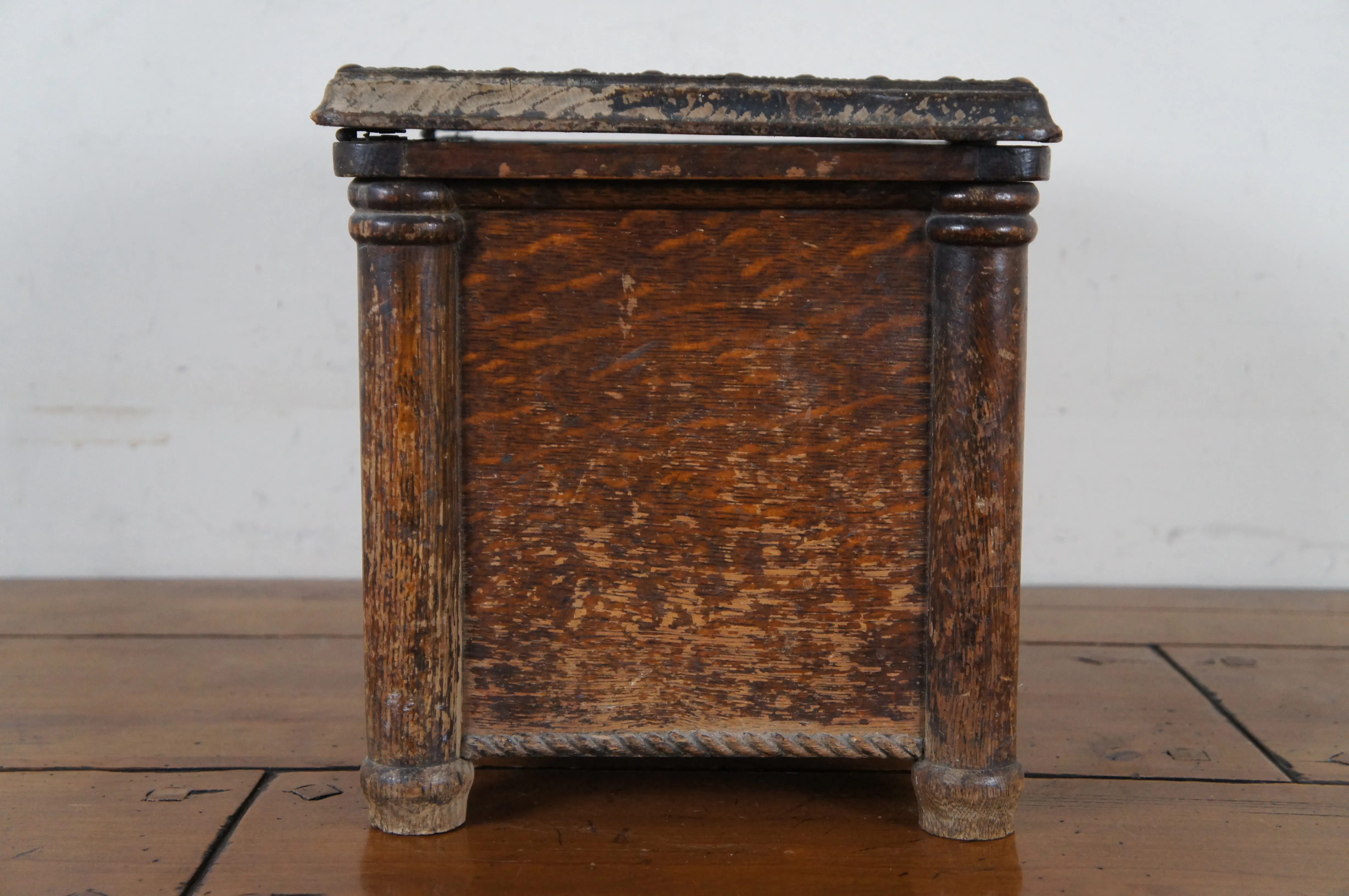 Early 20th Century Antique Victorian Quarter Sawn Oak