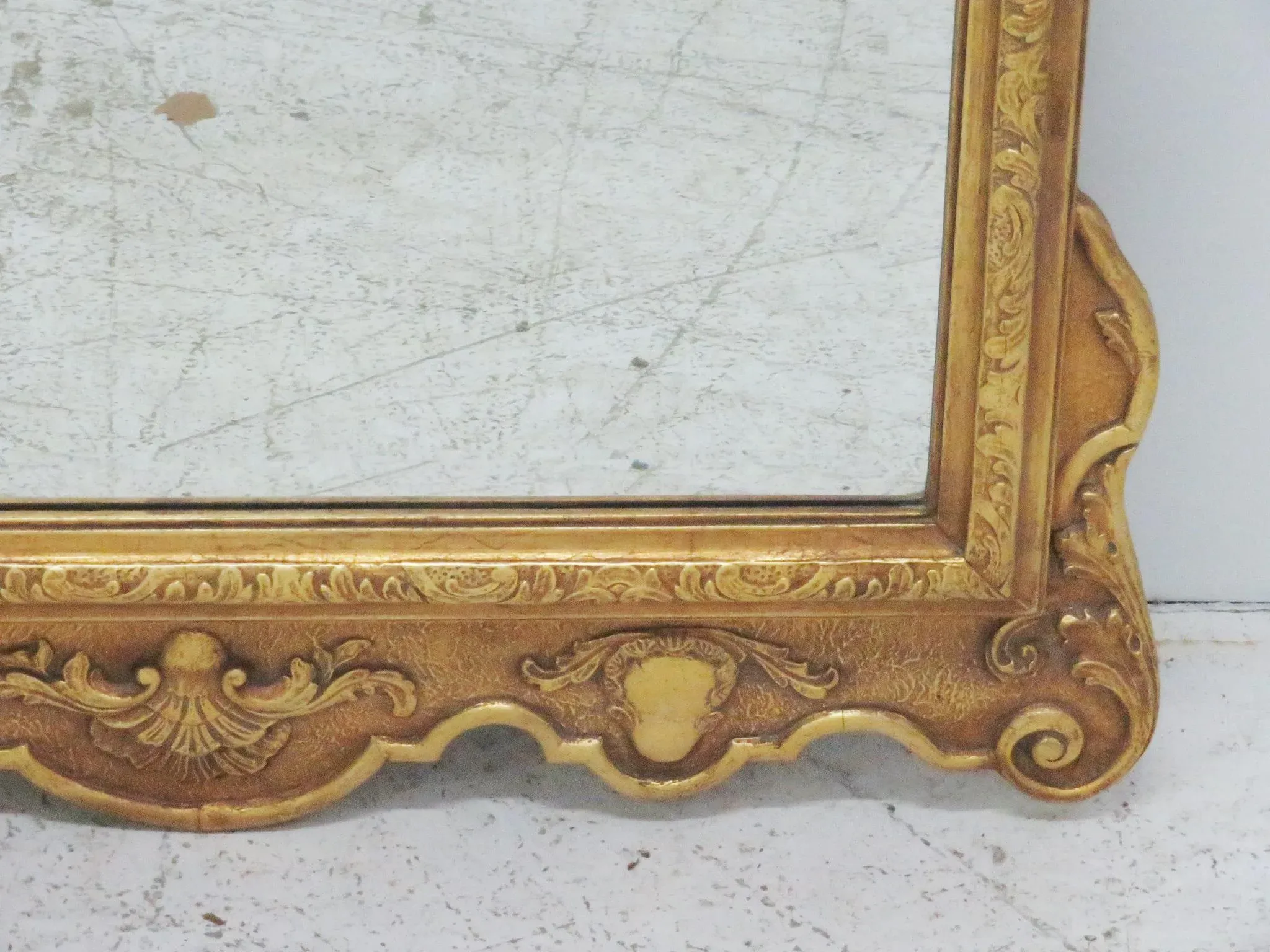 Excellent Condition: VERSARE Suit Set / Striped / 92AB3 / Wool Autumn/WinterGeorge II Style Gilt Carved Beveled Glass Mirror