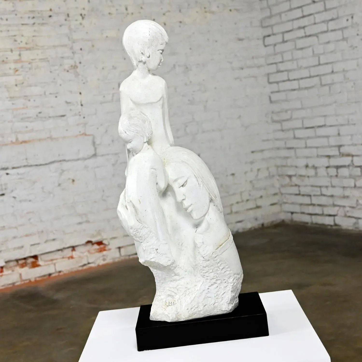 David cutler　mothers love 飾り絵 1988 Modern a Mothers Love Sculpture by David Fisher for