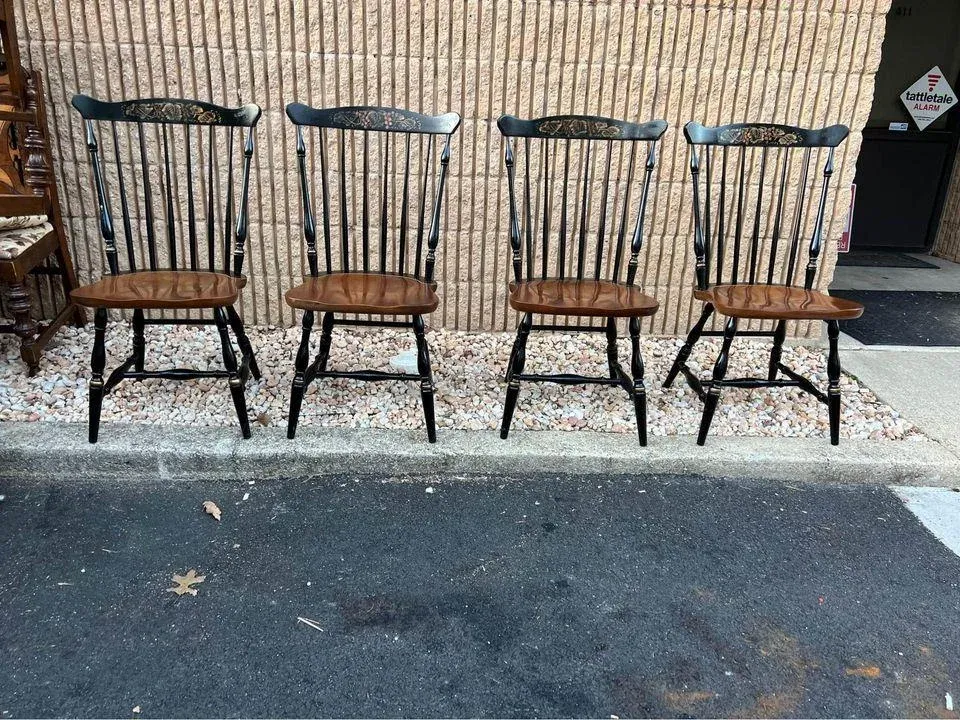 Late 20th Century Set of Four L. Hitchcock Fan Back Windsor Chairs