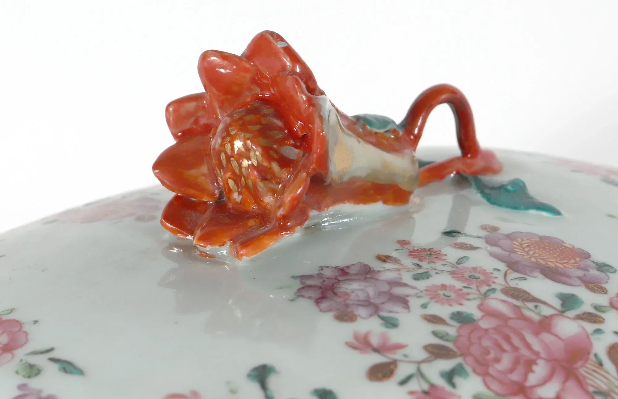 Chinese Export Porcelain Famille Rose Botanical Soup Tureen