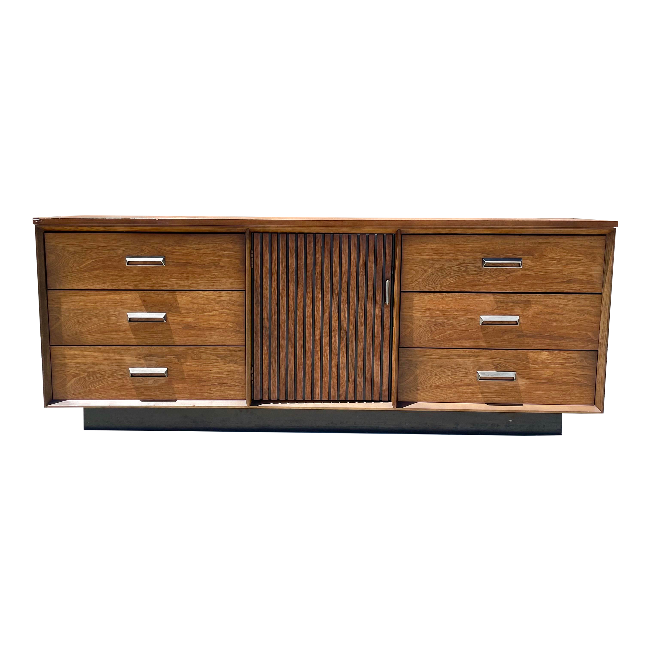Bassett wood sale dresser