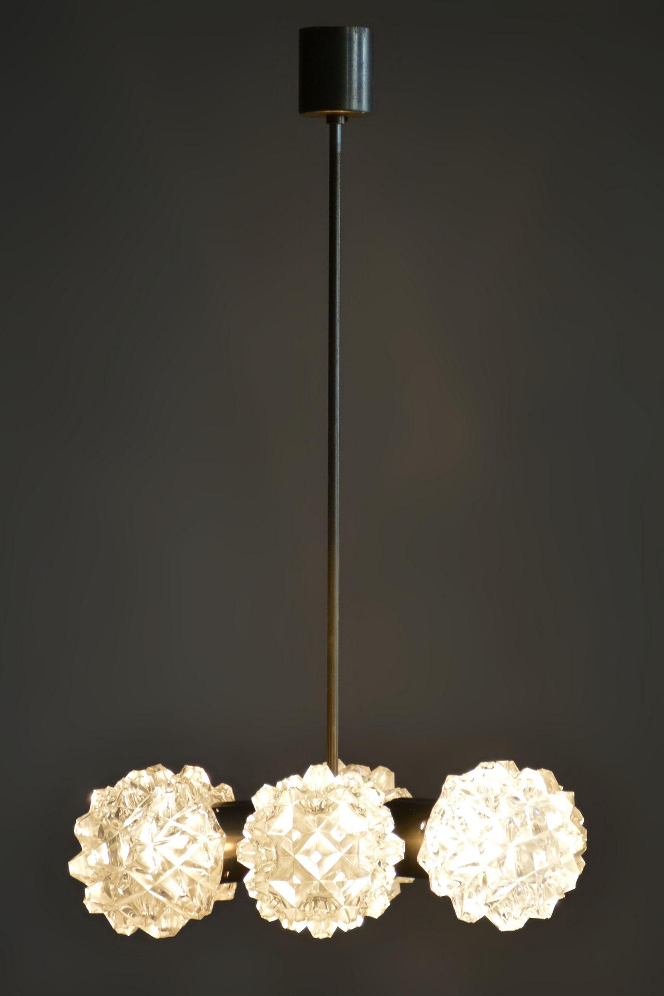 Mid-Century Czech Chandelier in Brass and Glass attributed to Kamenický Šenov, 1960s