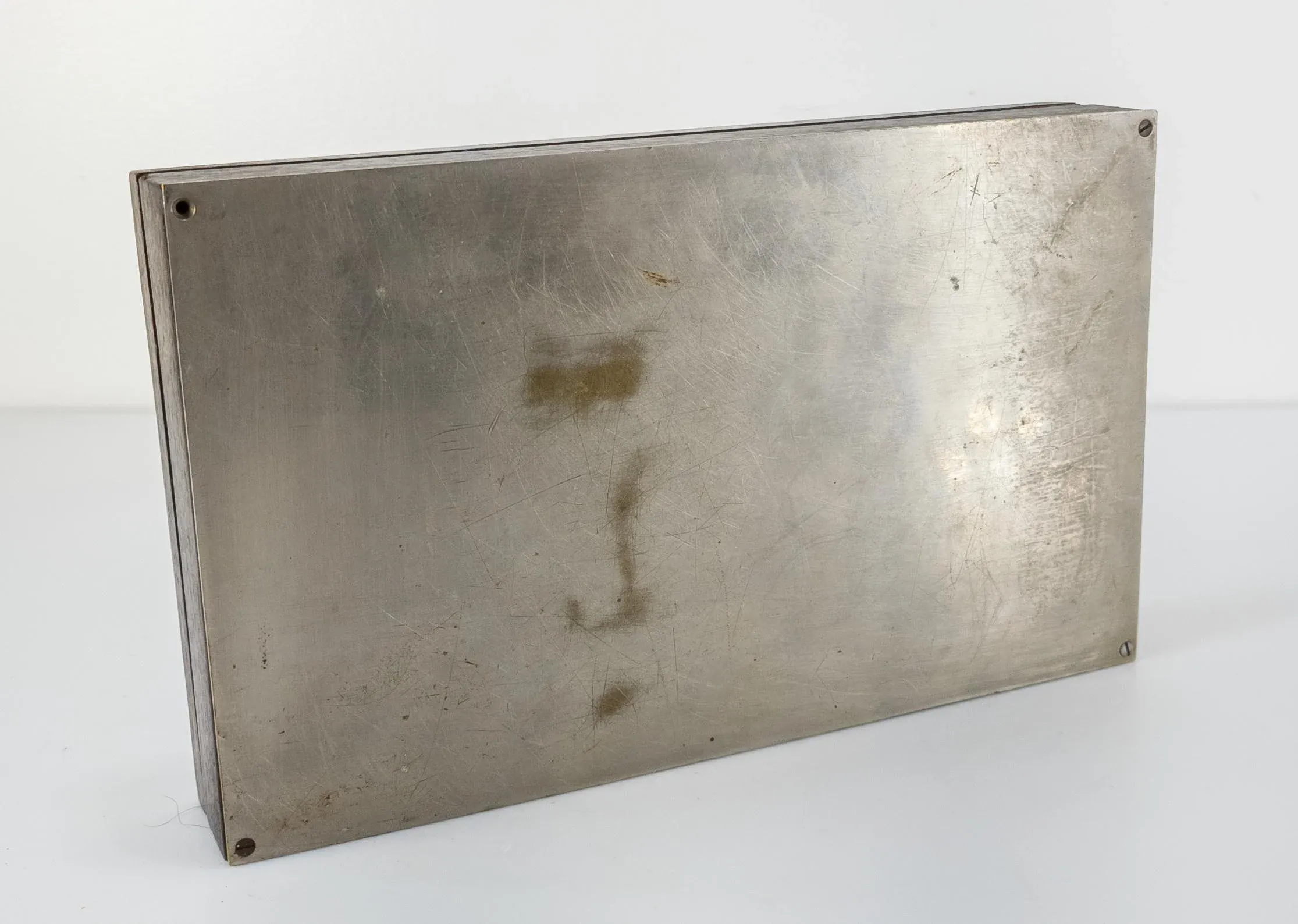 table cigarette box Cigarette box on table hi-res stock photography and images