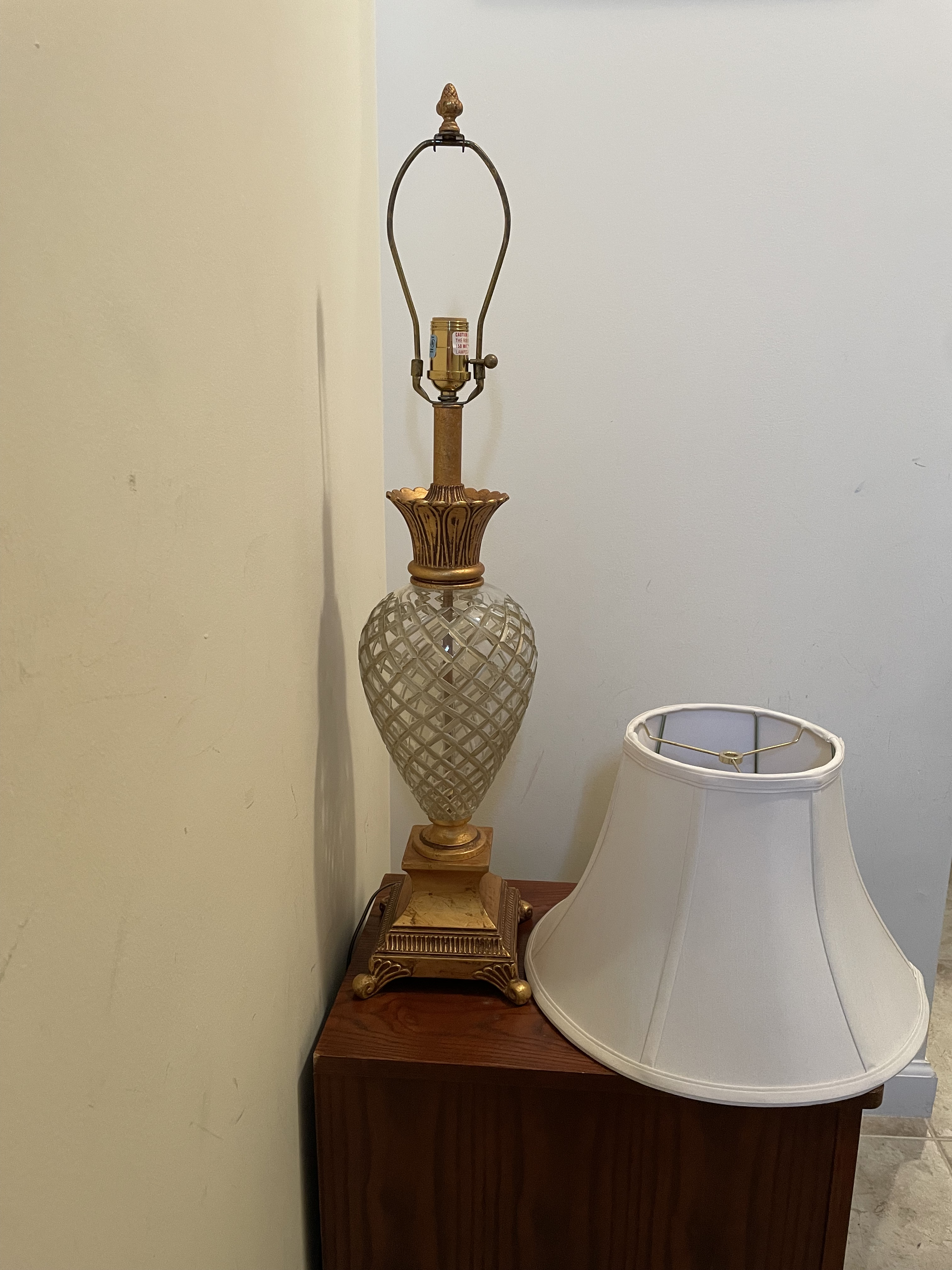 Ethan allen 2024 pineapple lamp