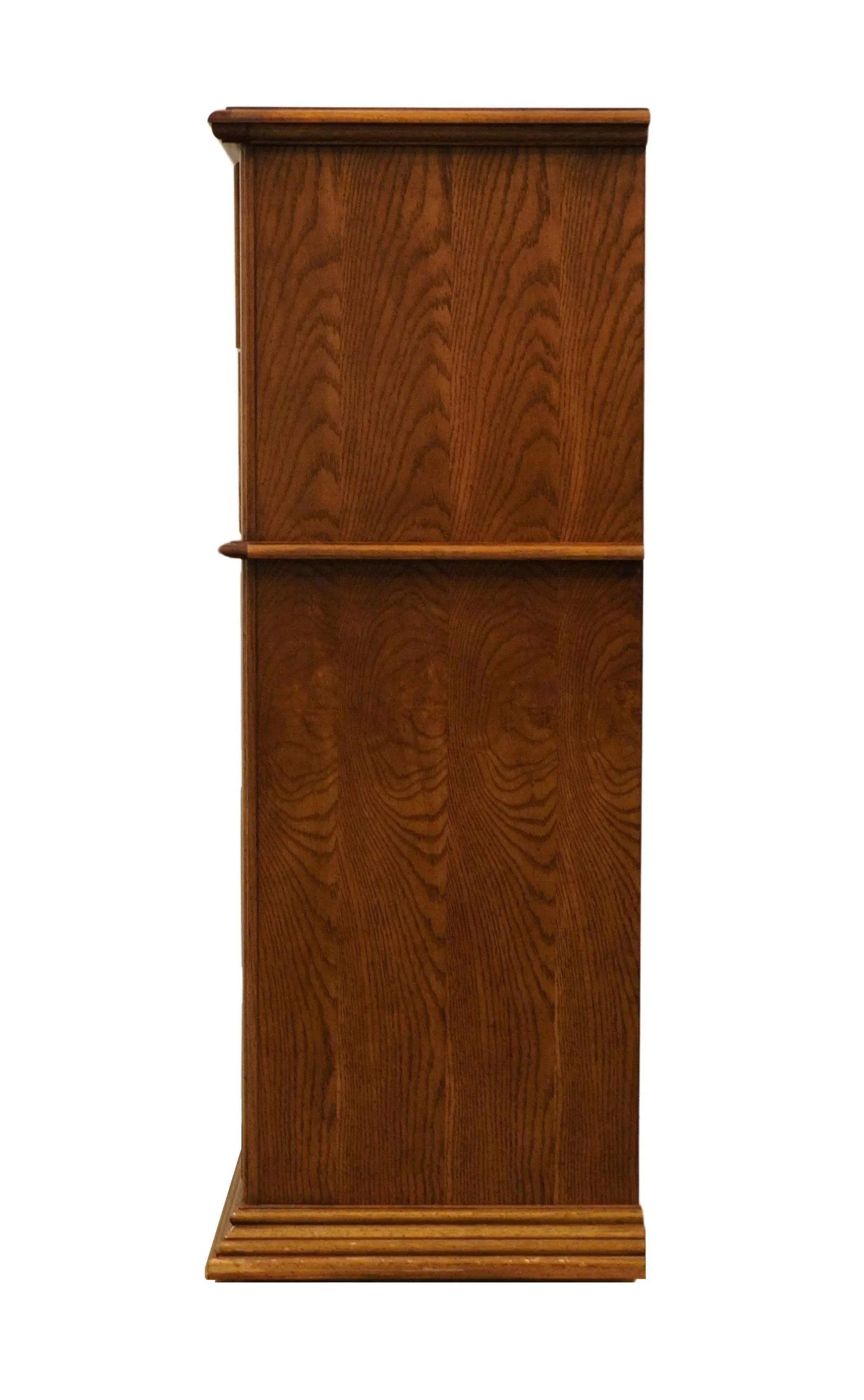 Bassett Furniture Westmoor Oak Collection Rustic Country French 37\
