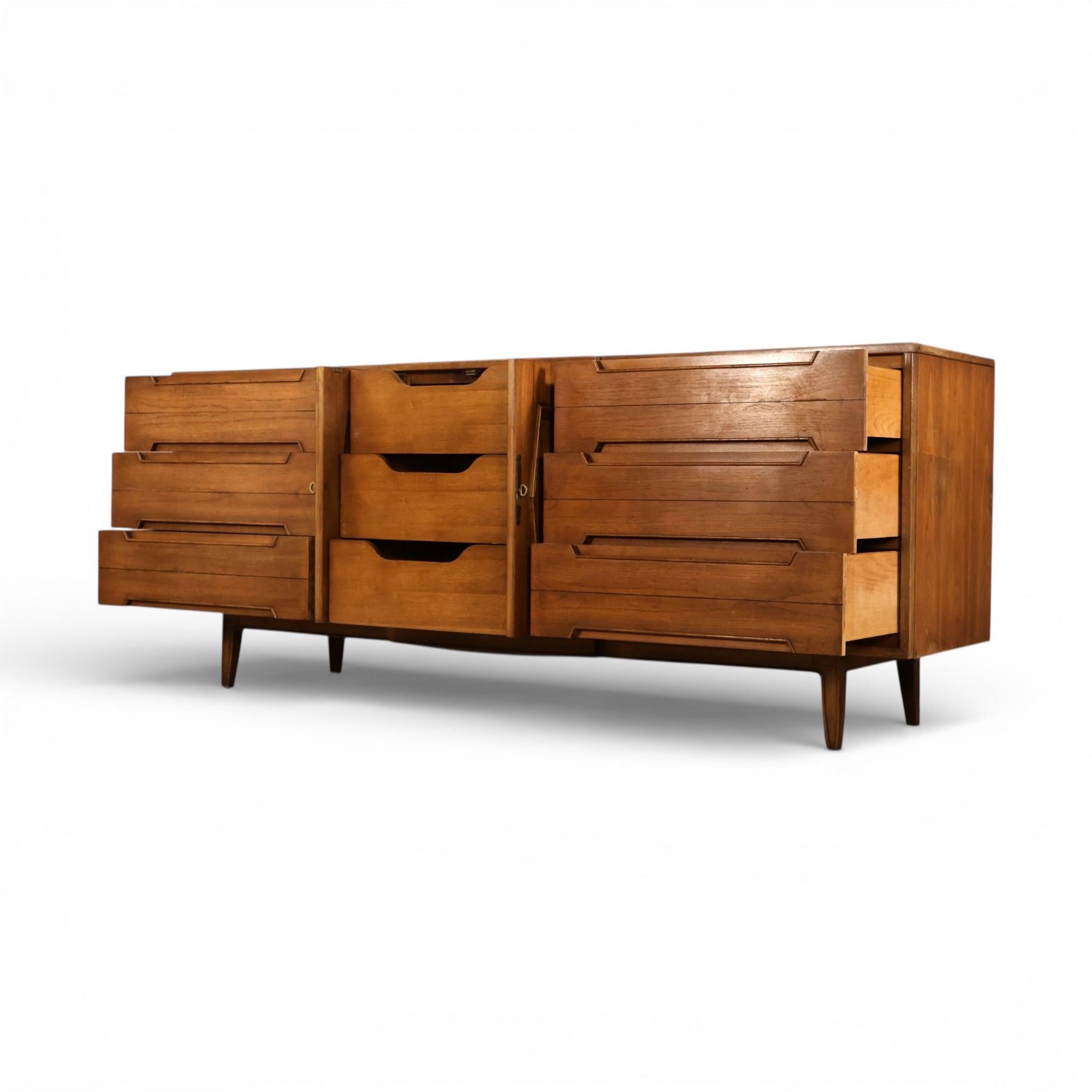 Thomasville Omega Vintage Mid Century Modern 9 Drawer Lowboy Dresser C.  1960s, Attributed