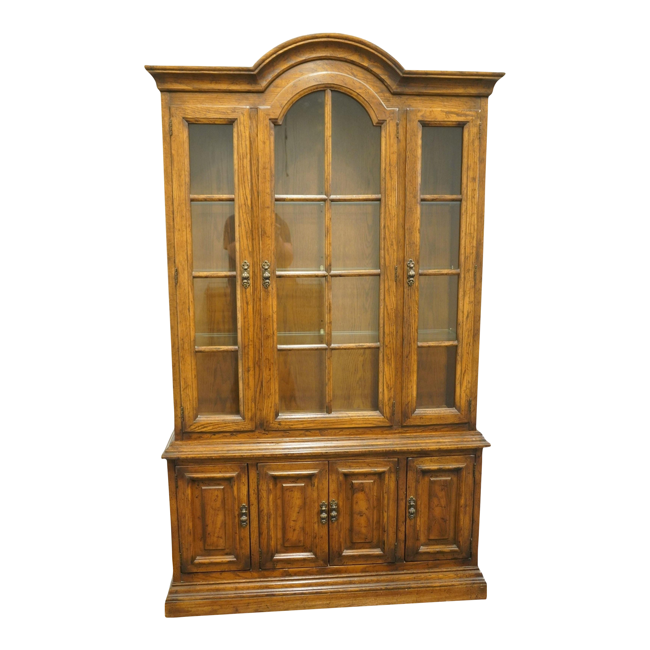 Drexel Furniture Bishopsgate Collection English Tudor Style Drexel Furniture Bishopsgate Collection English Tudor Style