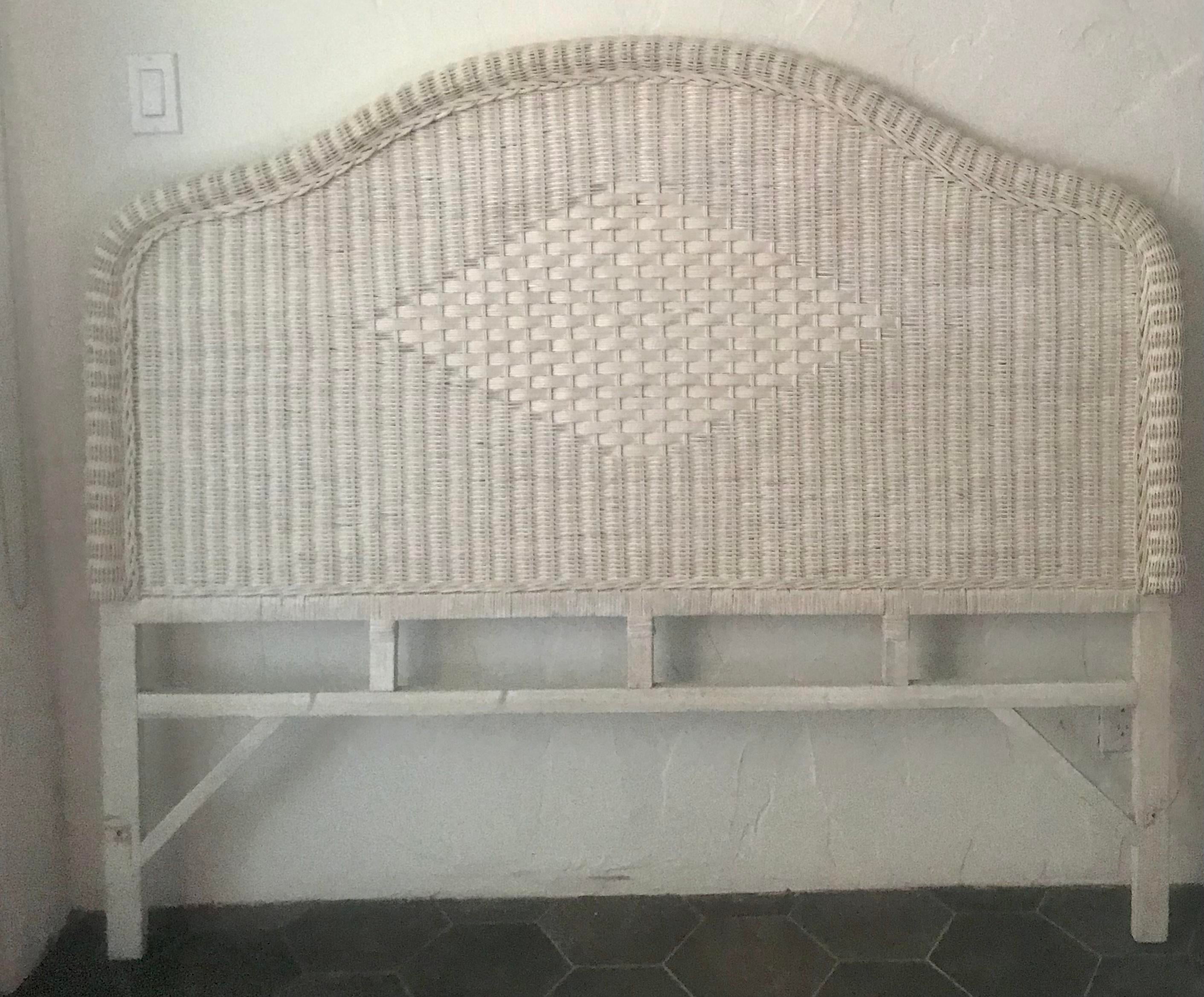 1980 s Victorian Styled Arched White Wicker Queen Headboard Chairish