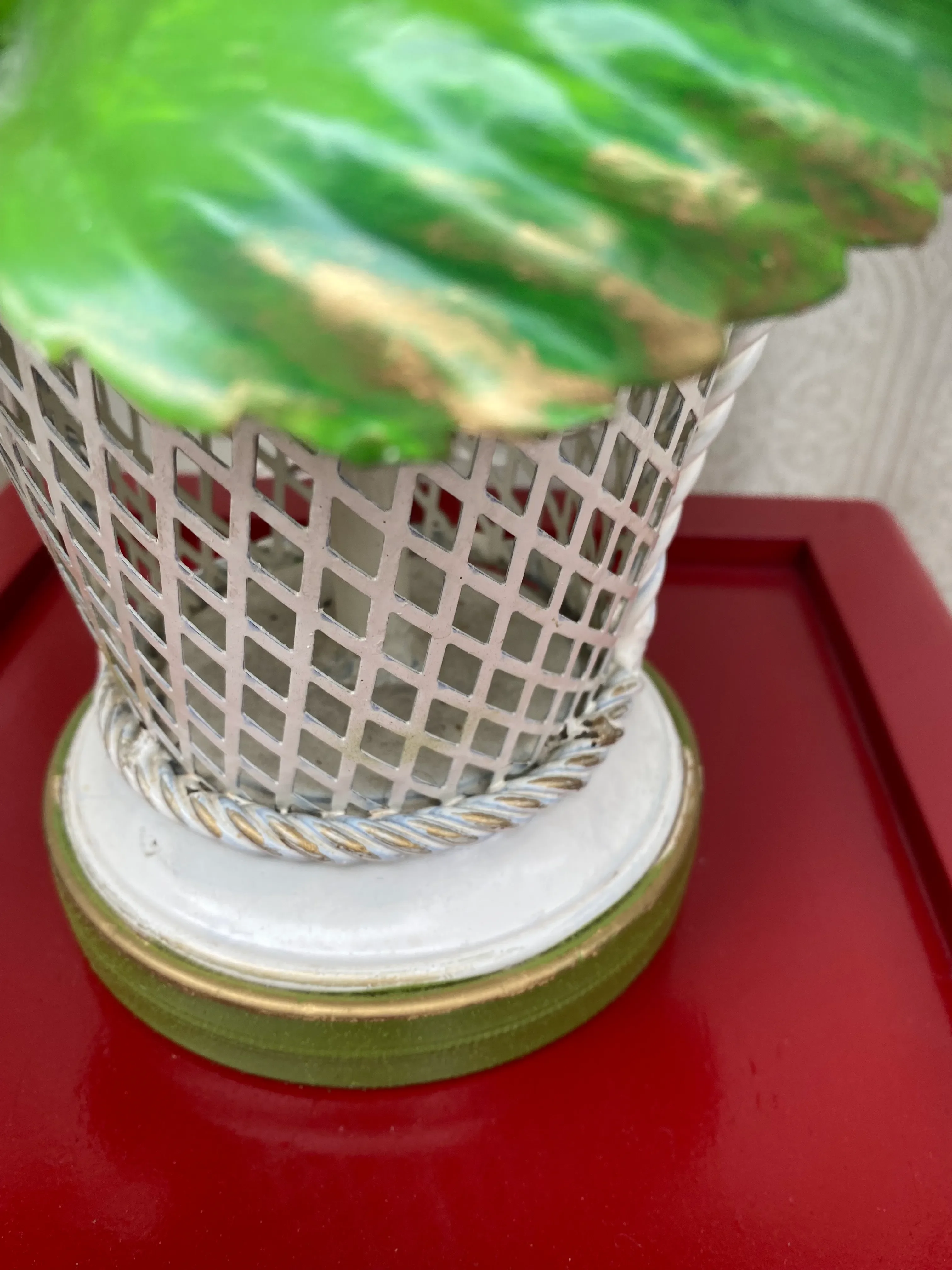 Tole Metal Basket of Flowers Table Lamp