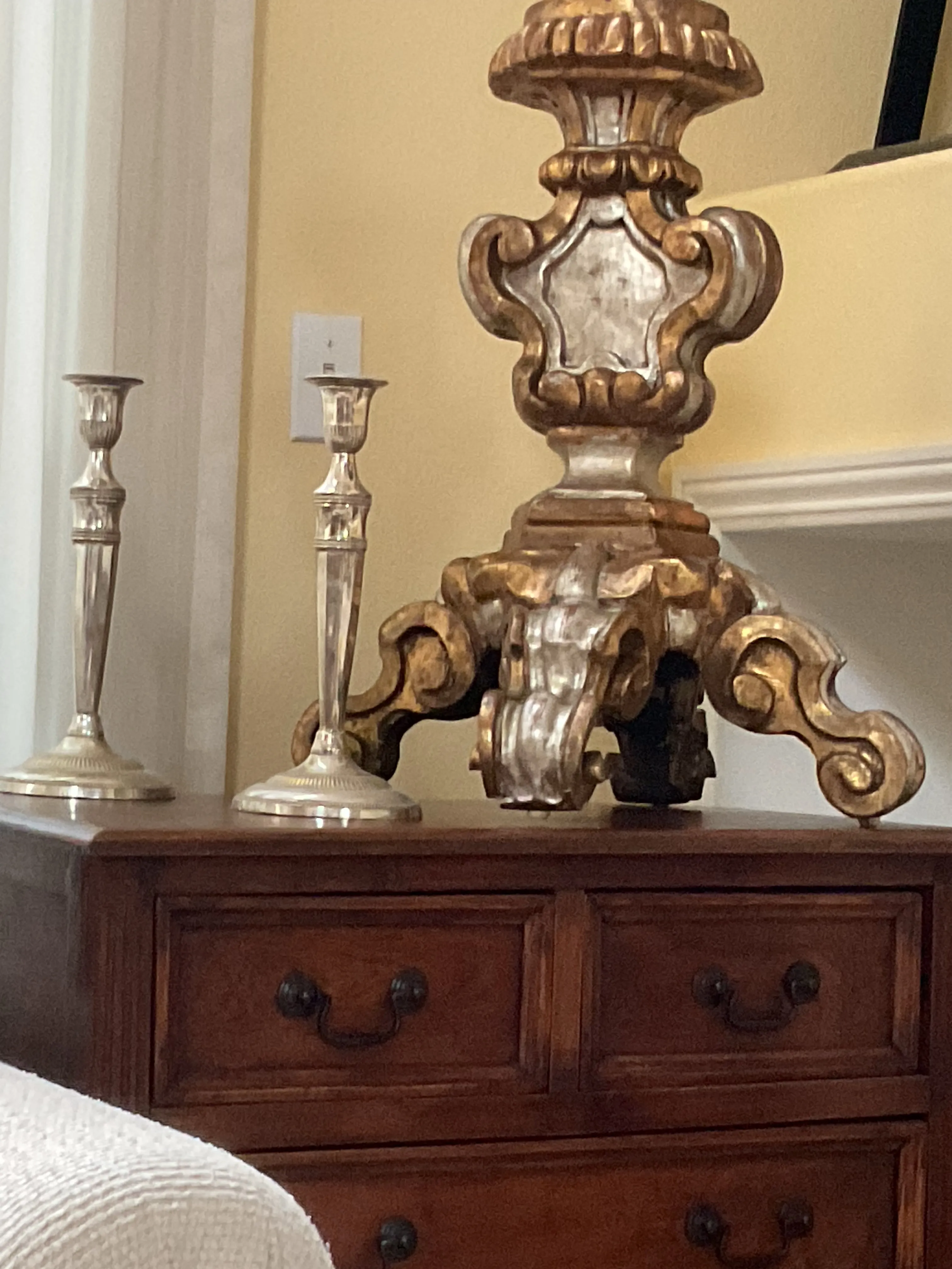 Early 20th Century Italian Hand Craved Pedestal Gilded With Gold and Silver Leaf