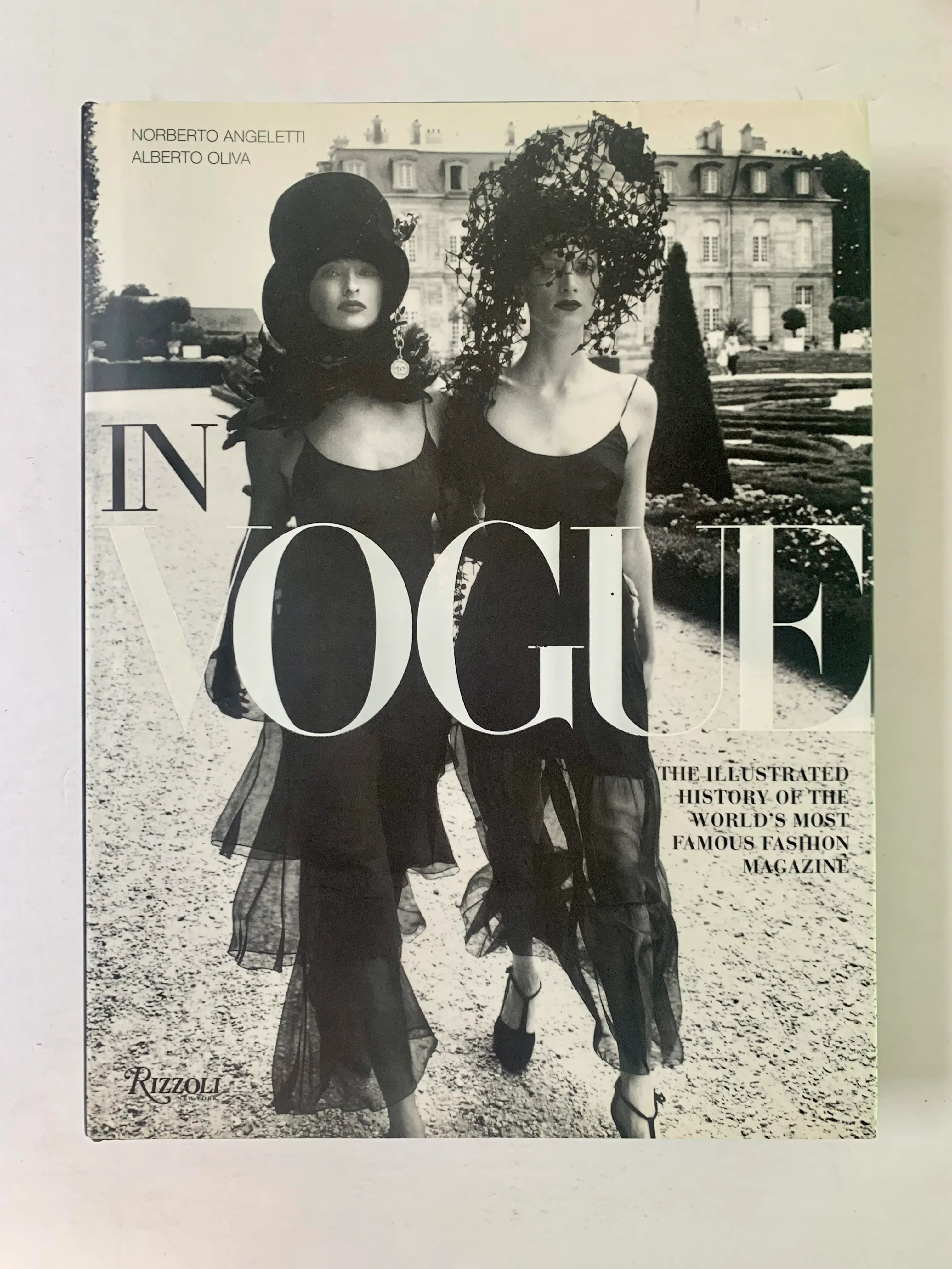 2006-in-vogue-an-illustrated-