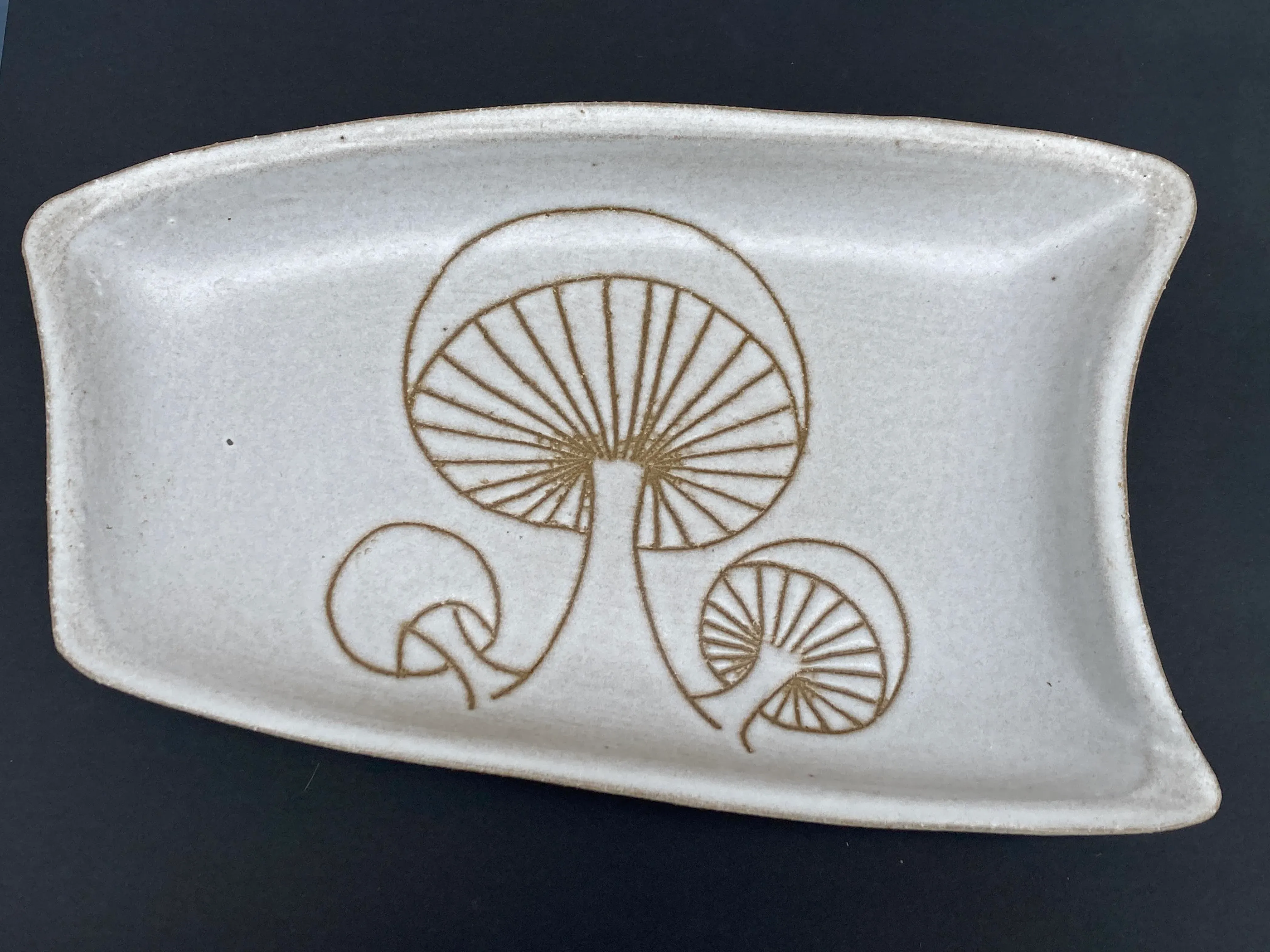 Mid Century Marshall Studios Mushroom Platter Jane & Gordon Martz Pottery