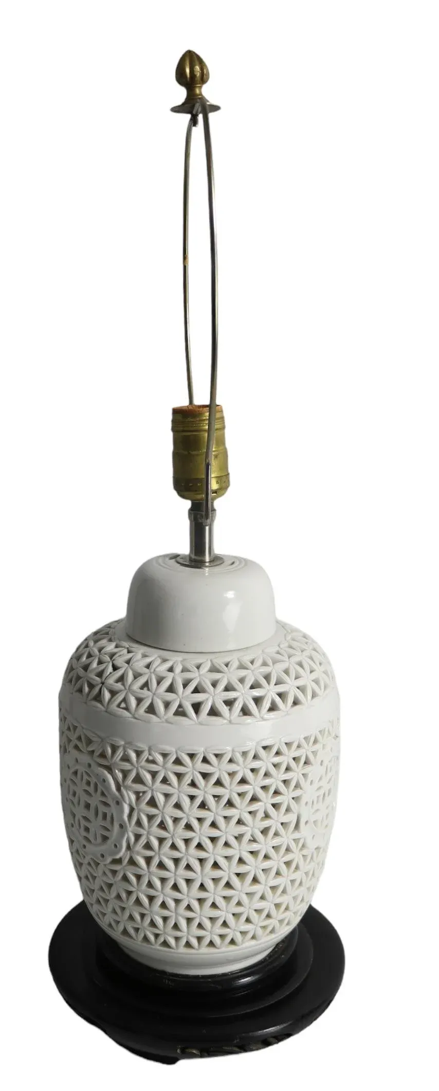 White lattice hotsell ginger jar lamps