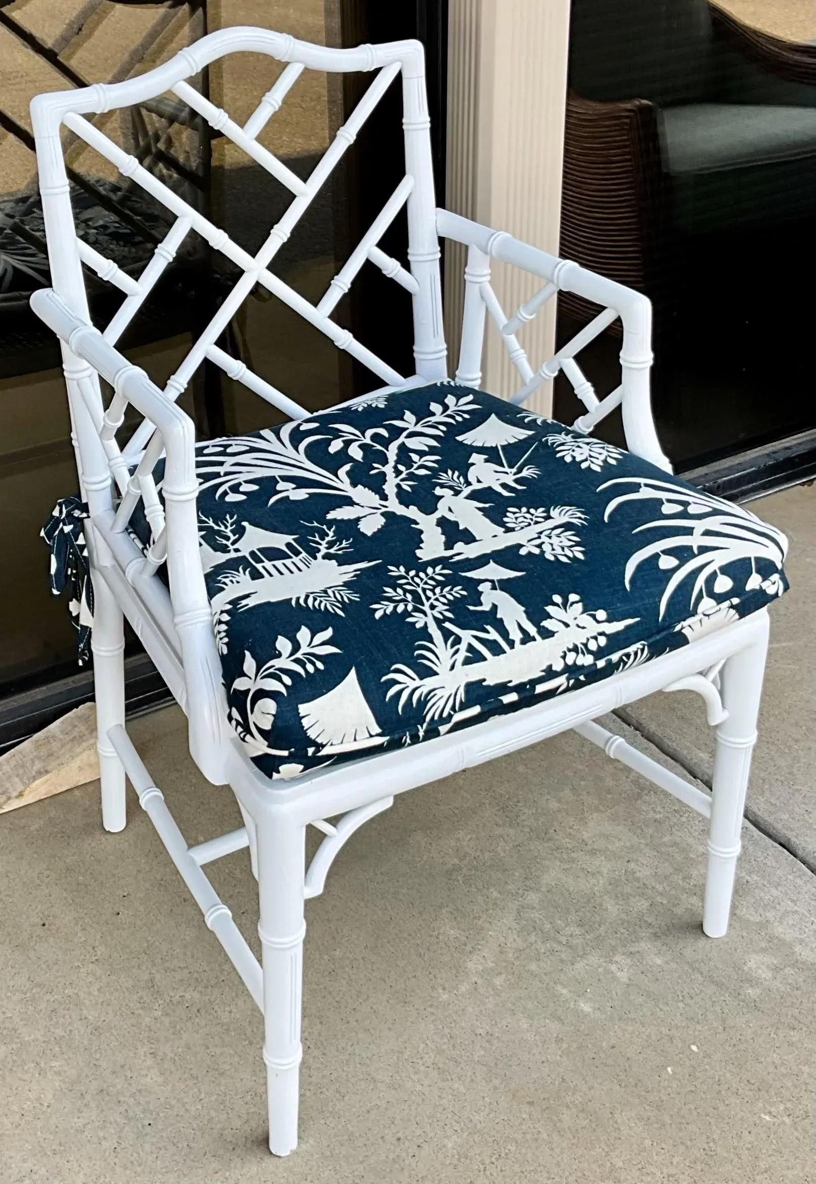 White Lacquered Chinese Chippendale Style Faux Bamboo Chair in