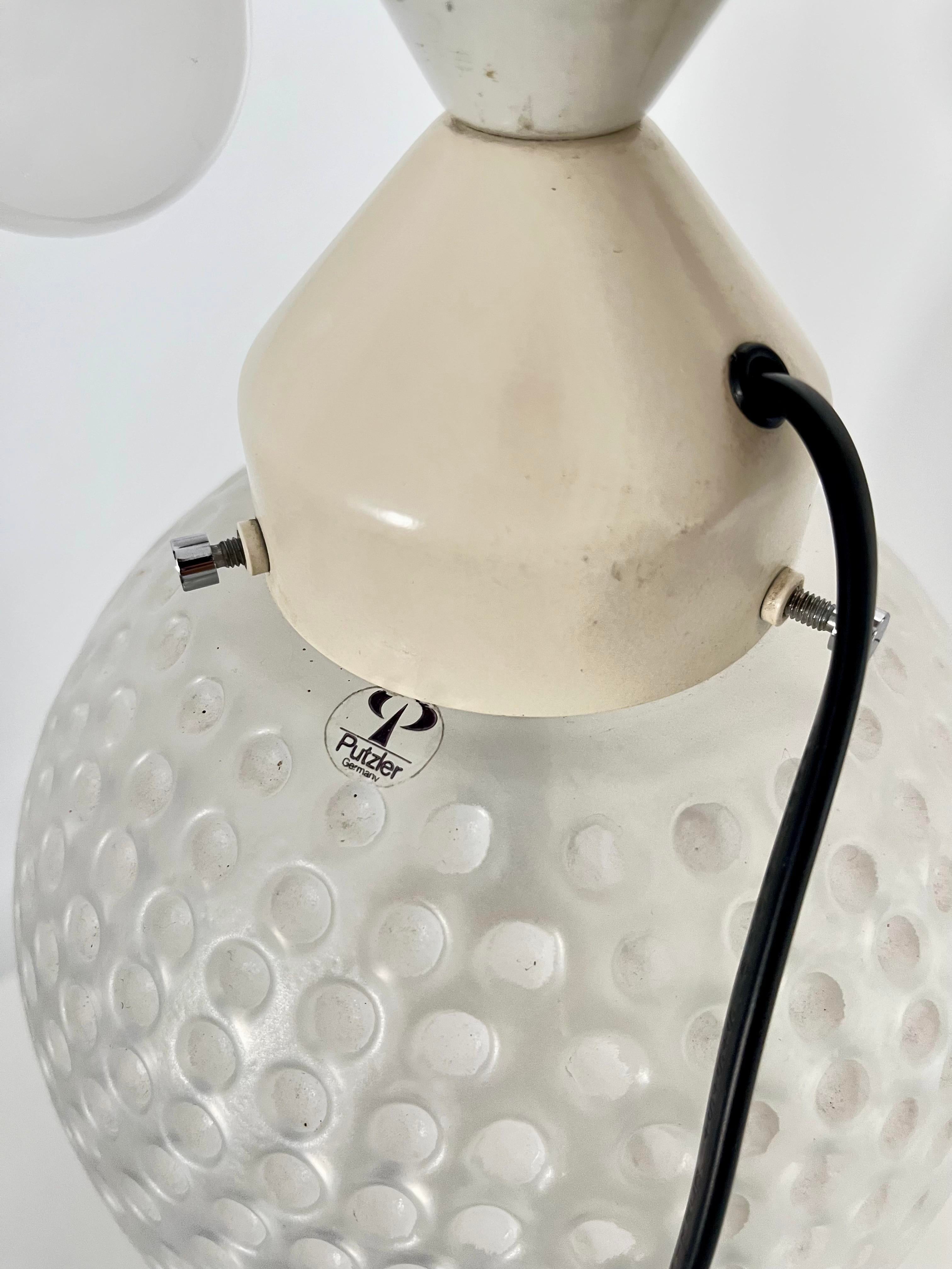 Mid-Century White Textured Glass Table Lamp from Peill  display picture 1