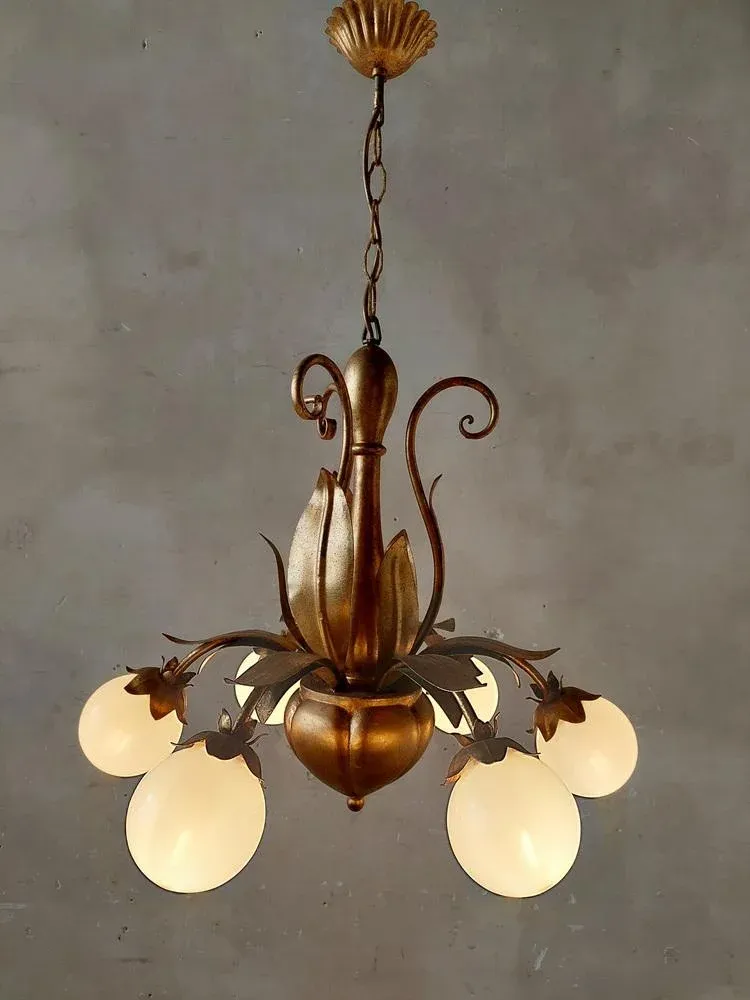 Bronze Dish from GAB Guldsmedsaktiebolaget, 1930sMid-Century Hollywood Regency French Gold Patinated Lamps with Leaves, 1960s, Set of 2